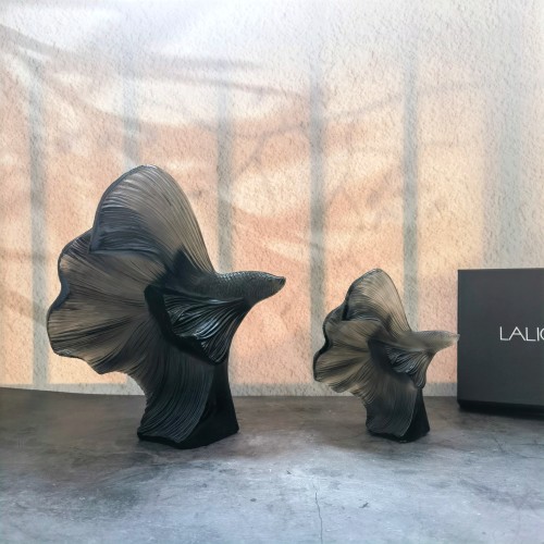 Lalique Crystal Betta Fish Sculpture, Elegant Home Decor Accent, Gray Finish 1 Lalique Crystal Betta Fish Sculpture, Elegant Home Decor Accent, Gray Finish