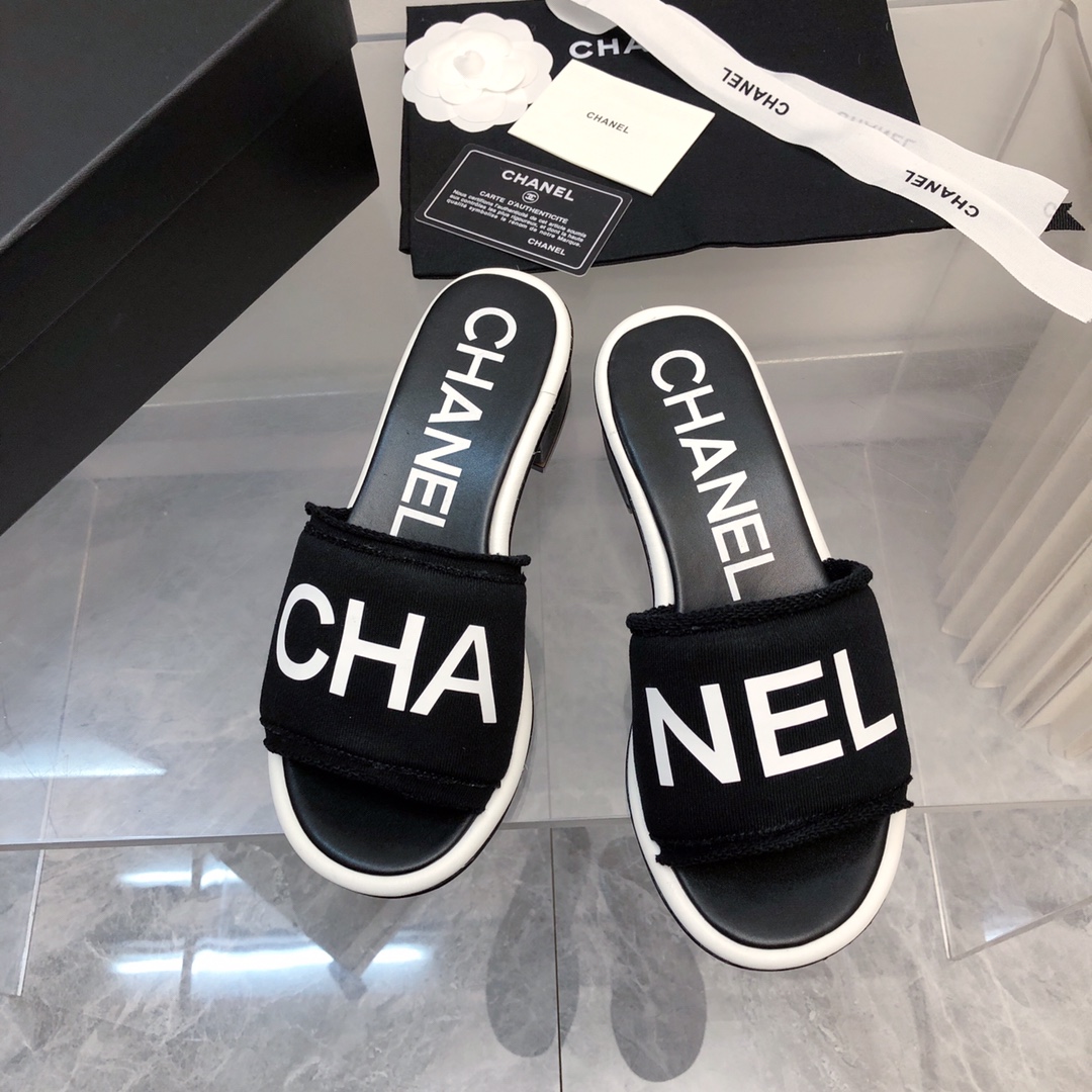 Chanel Scarpe con Tacco Alto Pantofole Cuoio genuino Pelle di pecora Collezione Primavera/Estate