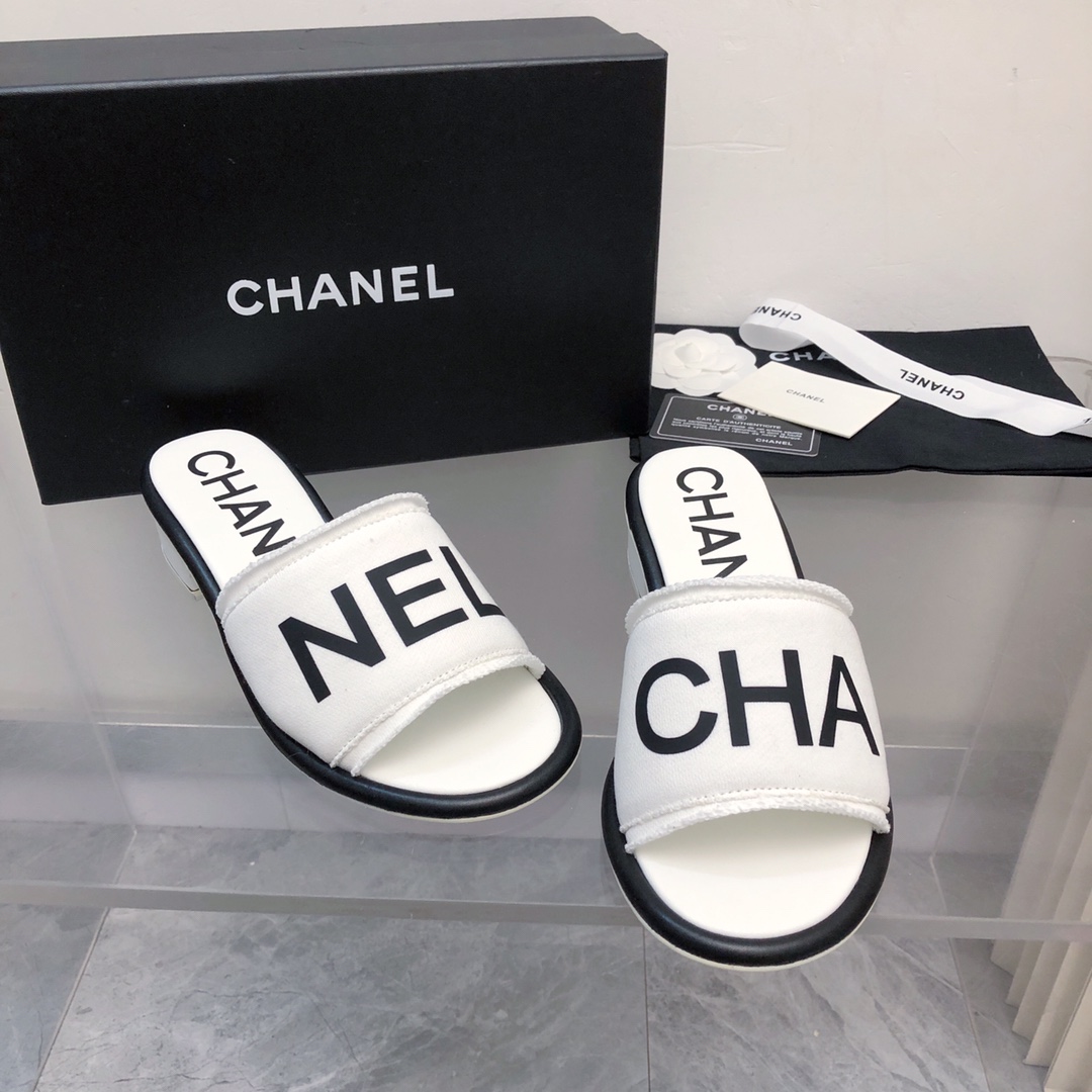 Chanel Scarpe con Tacco Alto Pantofole Cuoio genuino Pelle di pecora Collezione Primavera/Estate