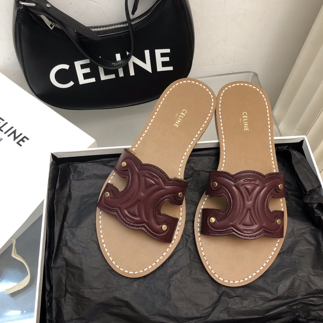 NO:170334,New Color 2025- Original Customized 25 Spring and Summer CeIine Celin's Arc de Triomphe Logo sandals, full of high-end feel, Internet celebrity ins grass planting artifact, very retro style, full of aura, very novel, high-end and very comfortable. The original one-to-one customization, the imprinted Celin logo highlights the brand's charm, the cowhide fabric is super soft and comfortable, Color: black and white and brown, Upper: imported cowhide, foot pad: genuine leather, outsole: Italian original double-layer genuine leather sole, heel height: 1cm Official catalog Number of sizes 35-42 (41 42 customized), slippers, celine, celine, slippers, cowhide19860909新色2025- 原版定制25春夏CeIine赛琳爆款凯旋门Logo凉拖鞋 高级感十足 网红ins种草神器、非常复古风、气场十足单品、设计风格非常新颖、高档且非常舒适.原版一比一定制 压印Celin标志彰显品牌魅力,牛皮面料超级柔软舒适度很好 颜色:黑白棕 鞋面: 进口牛皮 垫脚:真皮 大底:意大利原版双层真皮底 跟高:1cm 官方目录 码数35-42( 41 42 定做),拖鞋,celine,celine,slippers,cowhide,Women's Shoes