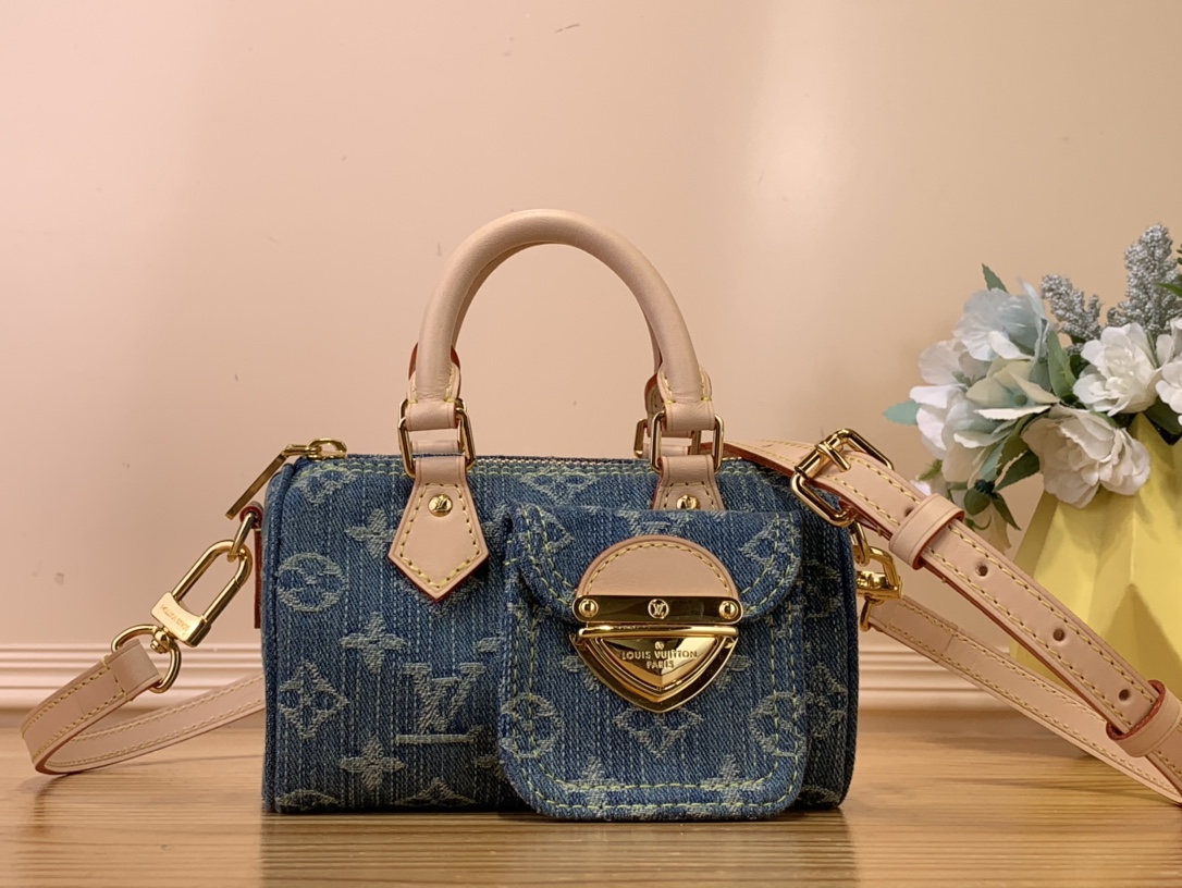NO:879642,Top original item [Nano Seedy handbag] M82950 blue (denim denim) This Nano seedy handbag is made of Mongogram Denim Dhlo Sjh sand-washed canvas woven from certified cotton. It is equipped with leather handles and detachable shoulder straps. The compact shape has buckle side pockets that can accommodate Ihone wallets and lipsticks. Size 16×7.5×10cm 5217079,19860909顶级原单【Nano Seedy 手袋】M82950 蓝色 (丹宁牛仔) 本款 Nano seedy 手袋选用由认证棉织就的 Mongogram Denim Dhlo Sjh砂洗帆布 搭配皮革手柄和可拆卸肩带 紧凑构型拥有插扣侧袋 可容纳 Ihone 钱夹 和口红. 尺寸16×7.5×10cm 5217079,,Bag
