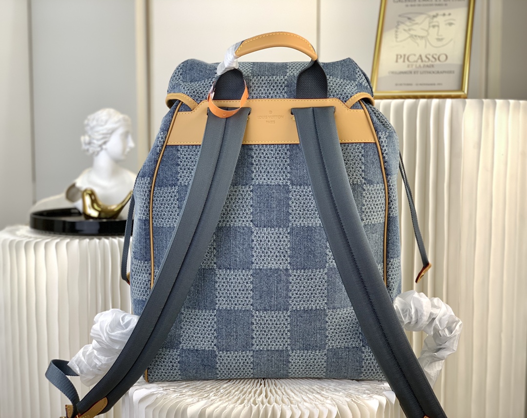 Louis Vuitton Haute Couture Haute Couture Ready-to-Wear Clothing Dress 3