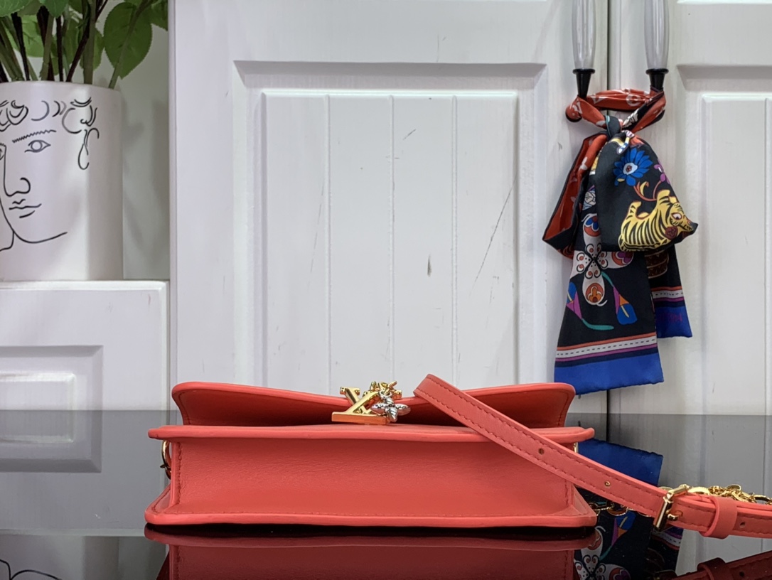 Louis Vuitton LV Bloom Walletlv,包 4