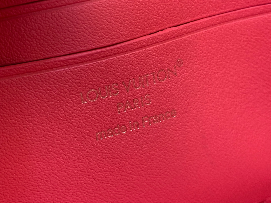 Louis Vuitton LV Bloom Walletlv,包 9