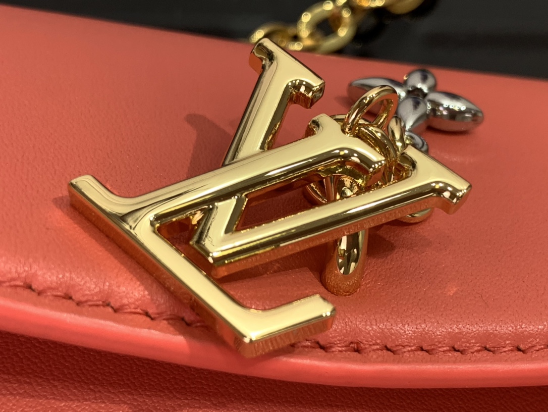 Louis Vuitton LV Bloom Walletlv,包 7