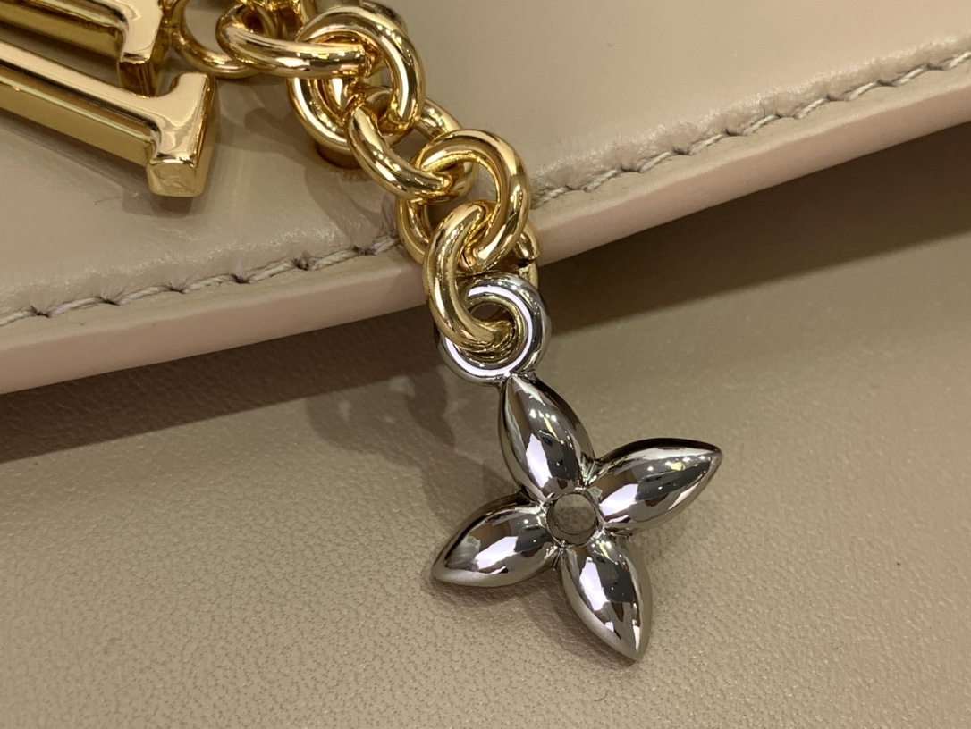 Louis Vuitton LV Bloom Walletlv,包 6