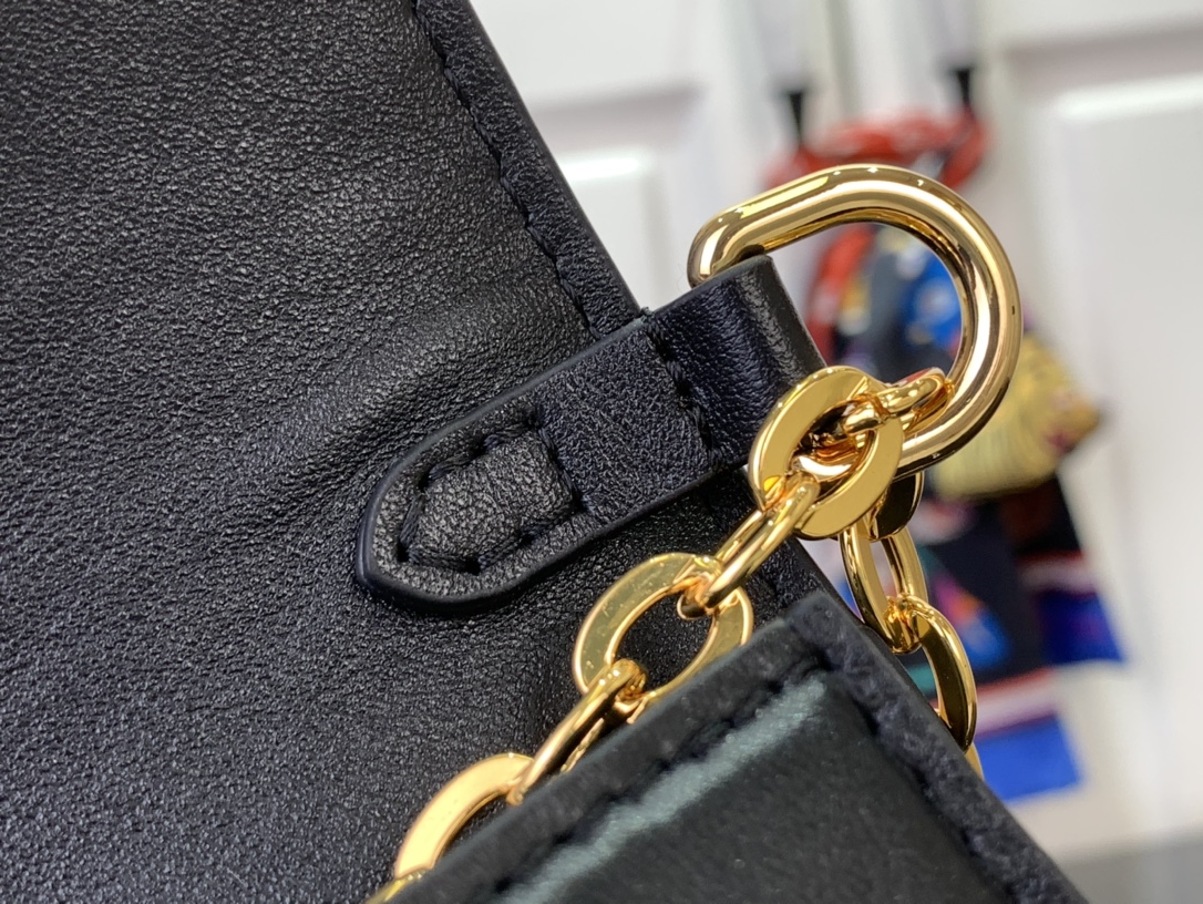 Louis Vuitton LV Bloom Walletlv,包 7