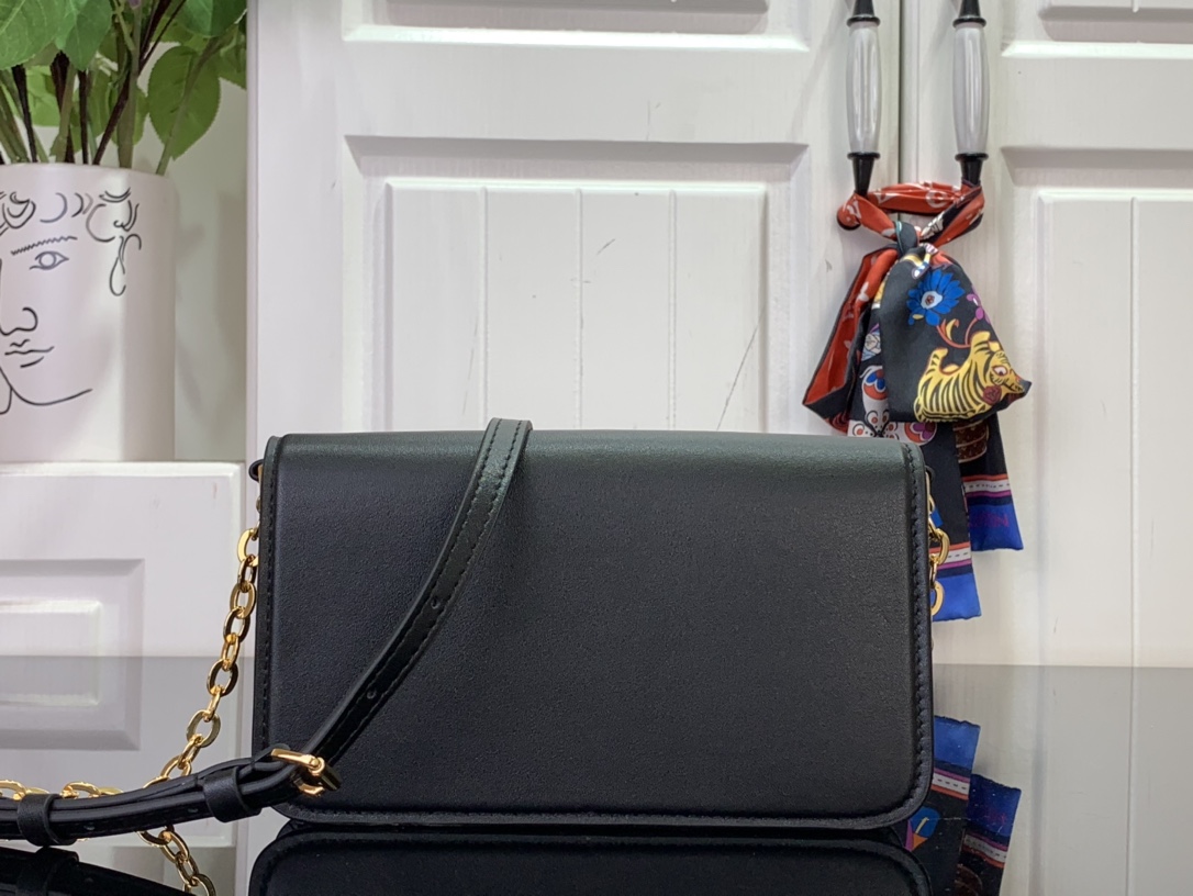 Louis Vuitton LV Bloom Walletlv,包 3