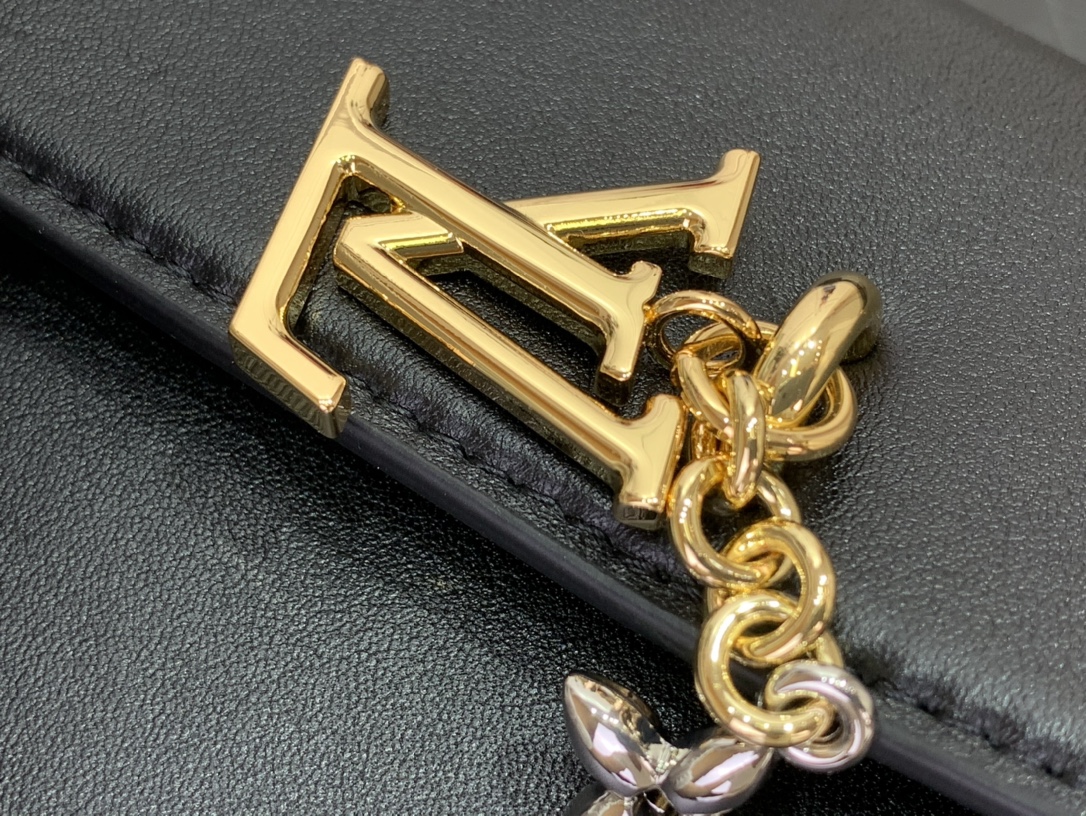 Louis Vuitton LV Bloom Walletlv,包 6