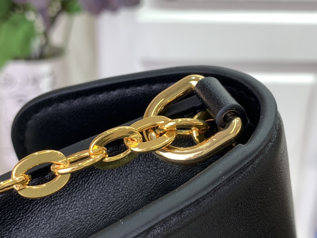 Louis Vuitton LV Bloom Walletlv,包 5