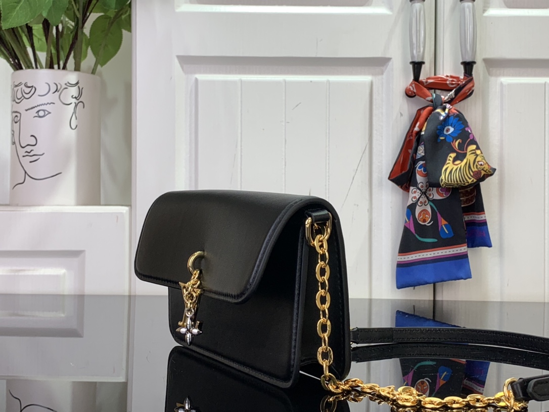 Louis Vuitton LV Bloom Walletlv,包 2