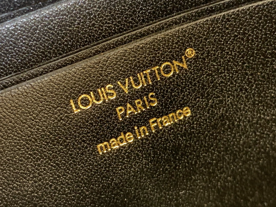 Louis Vuitton LV Bloom Walletlv,包 9