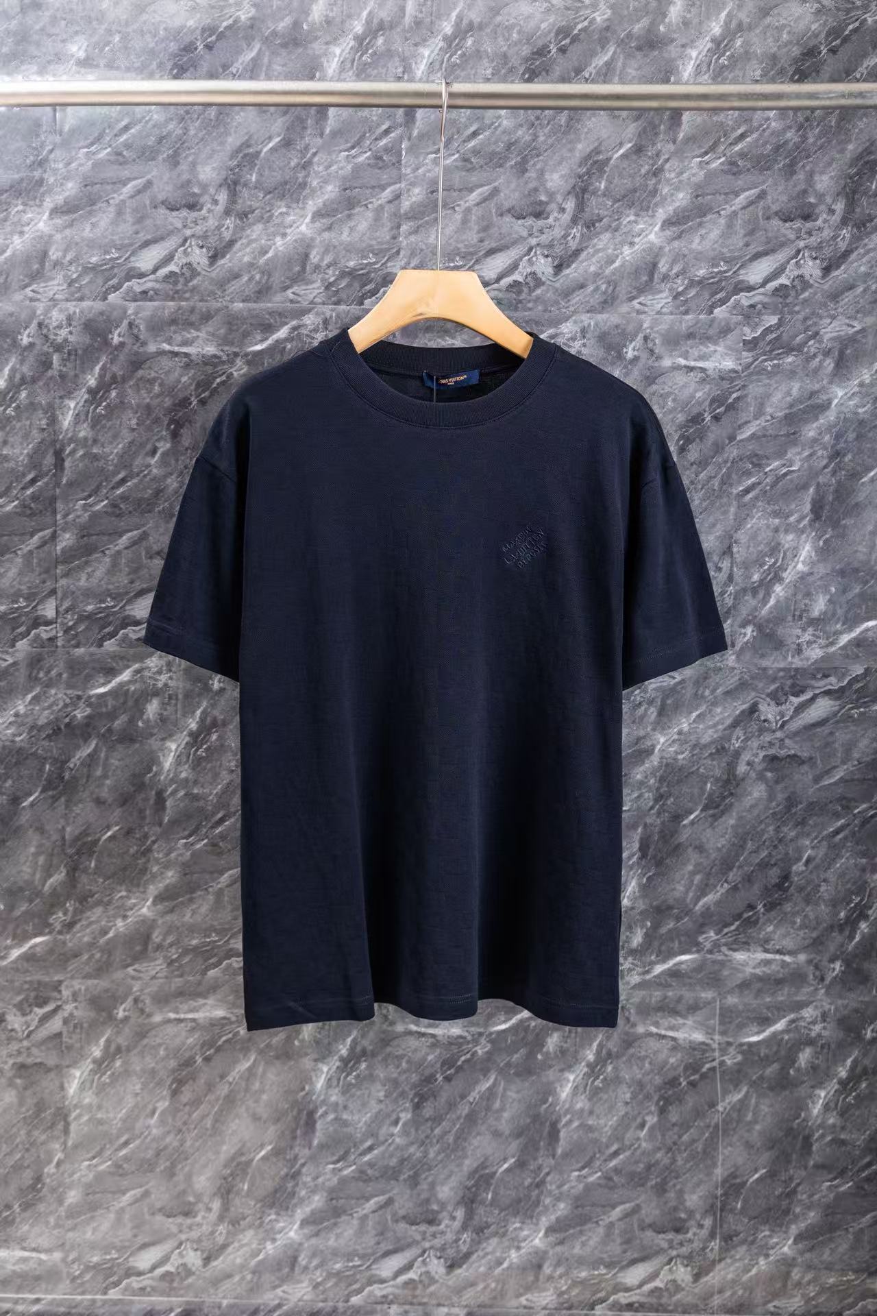 P100 LouisVuitton Louis Vuitton camiseta de manga corta con bordado de firma en el pecho, peso lavado 300g, versión sup…