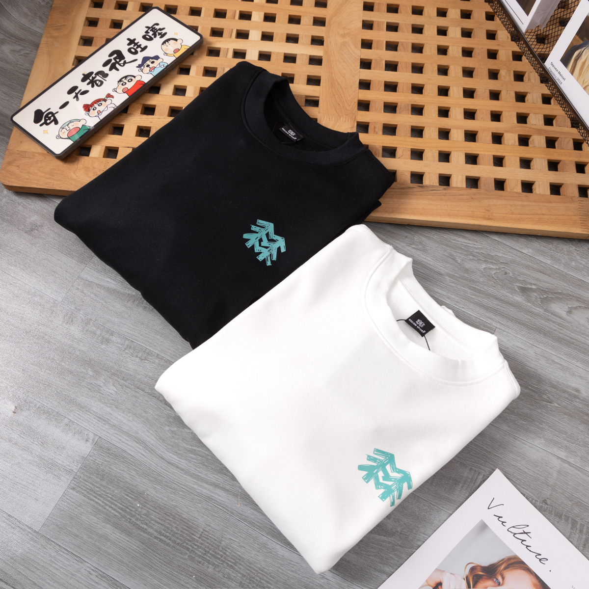 供货价:65💰新品卫衣发布会♻️纯棉毛圈设计,300克足重量,贸易出口货,原包装吊牌（另有38💴华棉版本340克推荐入手）可以随意来图订制 支持一件代发 批发 等  
三棵树 经典款全棉加厚320g休闲圆领套头卫衣
全套包装 高品质
卫衣采用320g多支纱线纺织工艺 手感厚实
全棉面料 透气舒适 顶级质感
颜色：图示颜色
尺码：M L XL
 胸围 肩宽 袖长 衣长
M 62 63.5 53 70
L 64 65.5 54.5 72
XL 66 67.5 56 74
尺码 建议身高 建议体重
M 160cm-170cm 50kg-65kg
L 170cm-180cm 65k g-85kg
XL 180cm-195cm 85kg-115kg