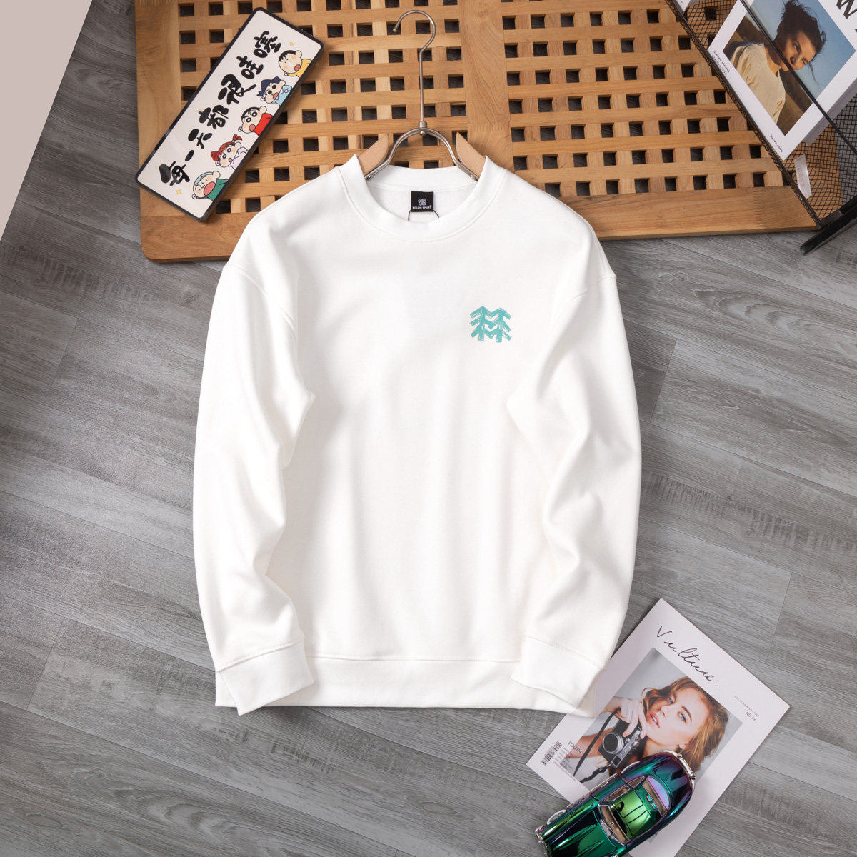 供货价:65💰新品卫衣发布会♻️纯棉毛圈设计,300克足重量,贸易出口货,原包装吊牌（另有38💴华棉版本340克推荐入手）可以随意来图订制 支持一件代发 批发 等  
三棵树 经典款全棉加厚320g休闲圆领套头卫衣
全套包装 高品质
卫衣采用320g多支纱线纺织工艺 手感厚实
全棉面料 透气舒适 顶级质感
颜色：图示颜色
尺码：M L XL
 胸围 肩宽 袖长 衣长
M 62 63.5 53 70
L 64 65.5 54.5 72
XL 66 67.5 56 74
尺码 建议身高 建议体重
M 160cm-170cm 50kg-65kg
L 170cm-180cm 65k g-85kg
XL 180cm-195cm 85kg-115kg