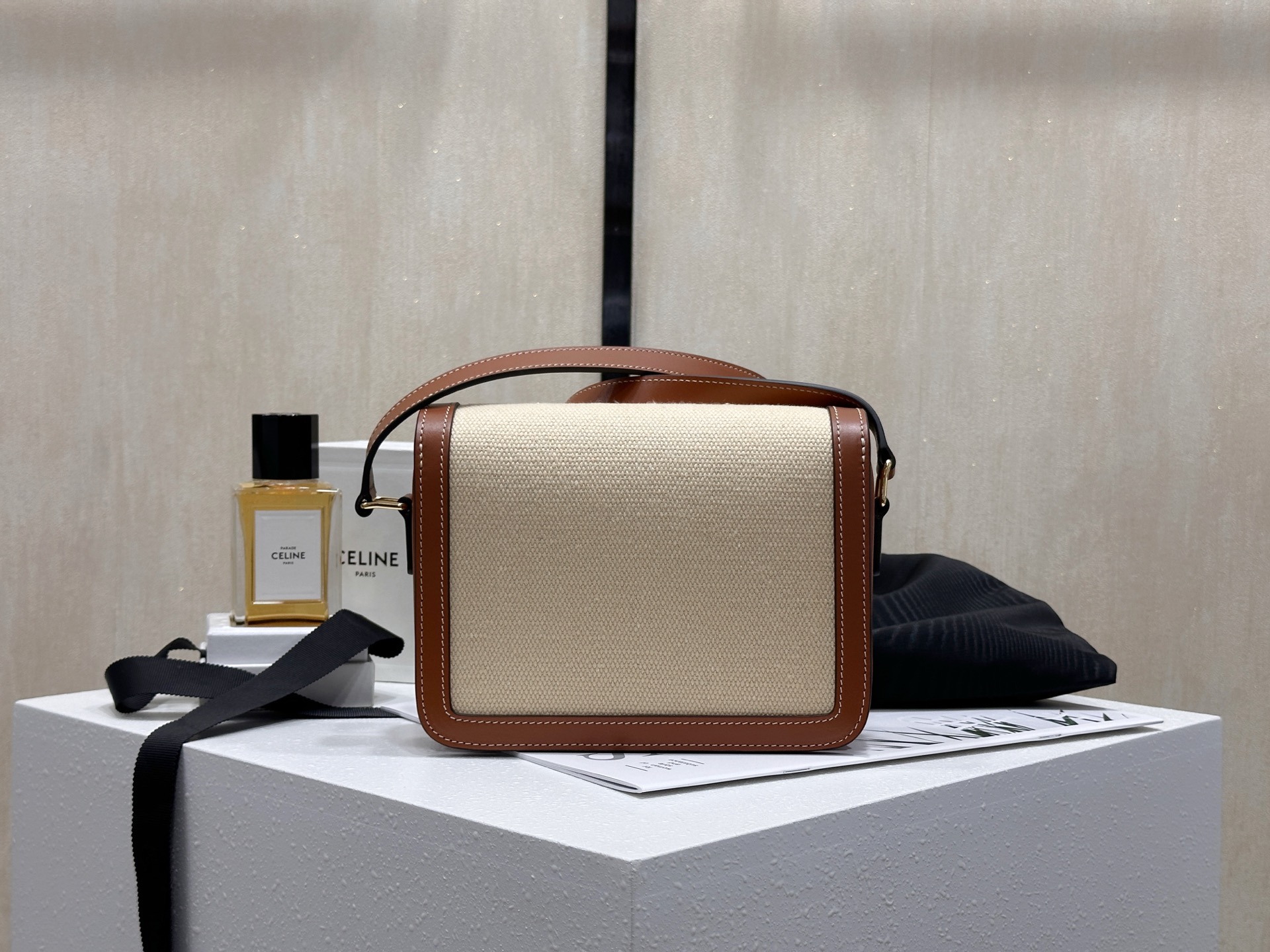 셀린느 캔버스 패치워크 크로스바디백 상세 이미지 3