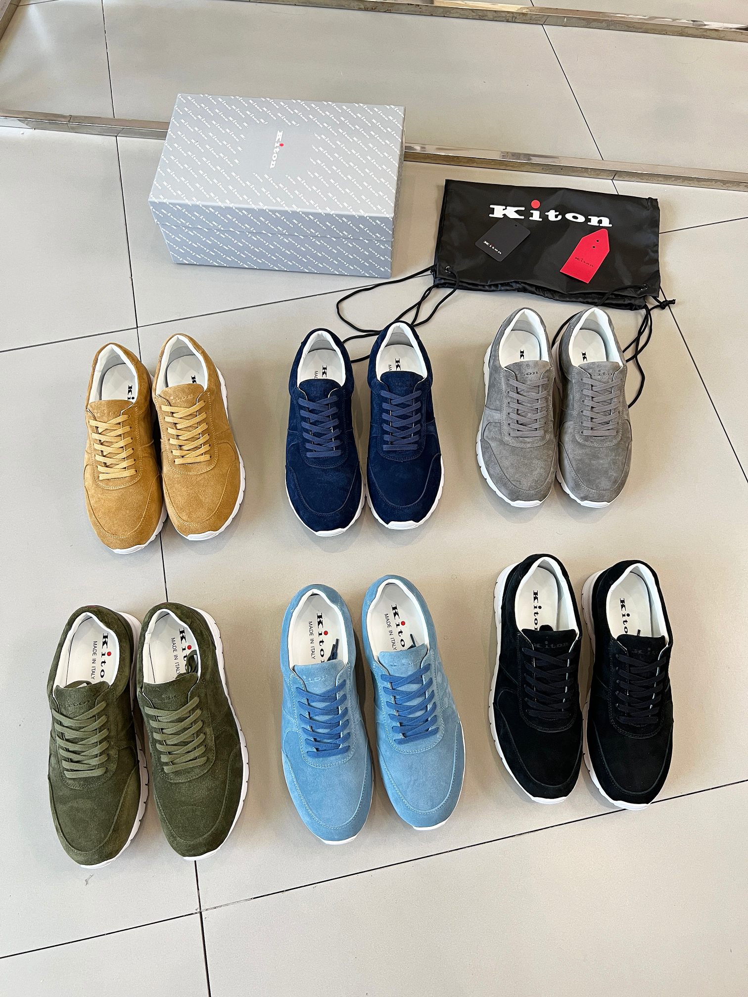 NO:270645,Kiton four seasons classic casual men's luck, calf sued fabric, K-home classic elements white oxen, simple and comfortable style, original one-to-one opening mold bottom, 39-46,19860909Kiton四季经典款休闲男运,小牛绒面料,K家经典元素白色牛里,版型简约舒适,原版一比一开模大底 码数39-46,,Men's shoes