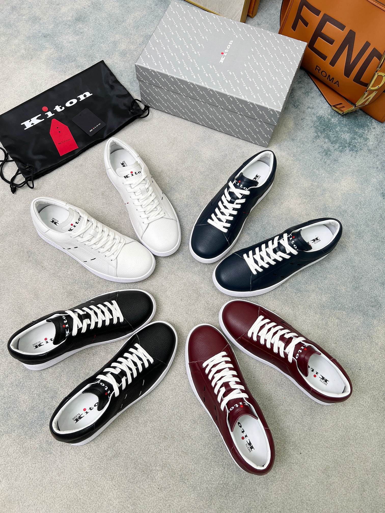 NO:270654,Kiton autumn and winter new casual board shoes, squirting cowhide fabric, Napa white cowhide, matched with Kitin's classic elements contrasting stitching technology, simple but not simple, original one-to-one open mold and anti-slip rubber sole, 39-46, cowhide19860909Kiton秋冬新款休闲板鞋,甩纹牛皮面料,纳帕白色牛皮里,搭配Kitin家经典元素撞色缝线工艺,简约而不简单,原版一比一开模防滑橡胶大底 码数39-46,,cowhide,Men's shoes