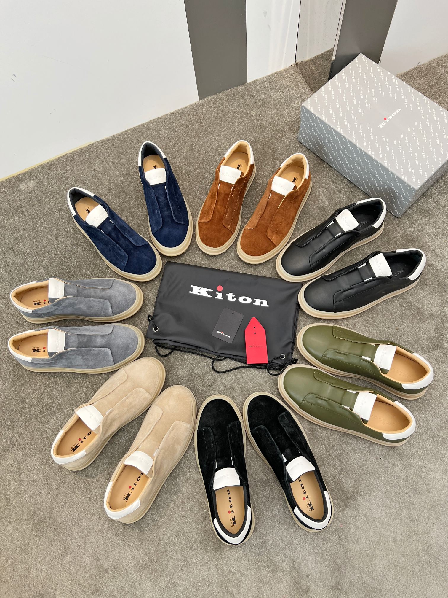 NO:275465,Kiton men's four-season classic casual foot lazy shoes, calf sued fabric, water-dyed apricot colored beef, invisible elastic and elastic design on the opening, simple, comfortable and versatile, original one-to-one mold opening sole size 39-46,19860909Kiton男四季经典休闲套脚懒人鞋,小牛绒面料,水染杏色牛里,开口隐形松紧松紧设计,简约舒适百搭,原版一比一开模大底 码数39-46,,Men's shoes