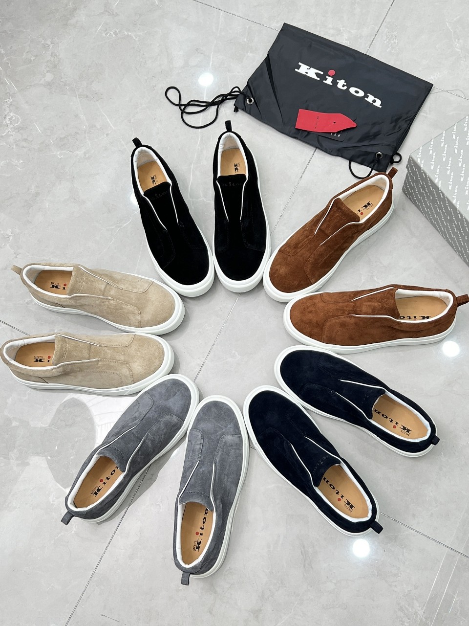 NO:345662,Real-price Kiton casual men's style with one foot, calf sued fabric, water dyed beef, original one-to-one Tpu lightweight bottom, size: 39-46,19860909实价Kiton一脚蹬休闲男款 小牛绒面料,水染牛里 原版一比一Tpu轻料大底 码数:39-46,,Men's shoes