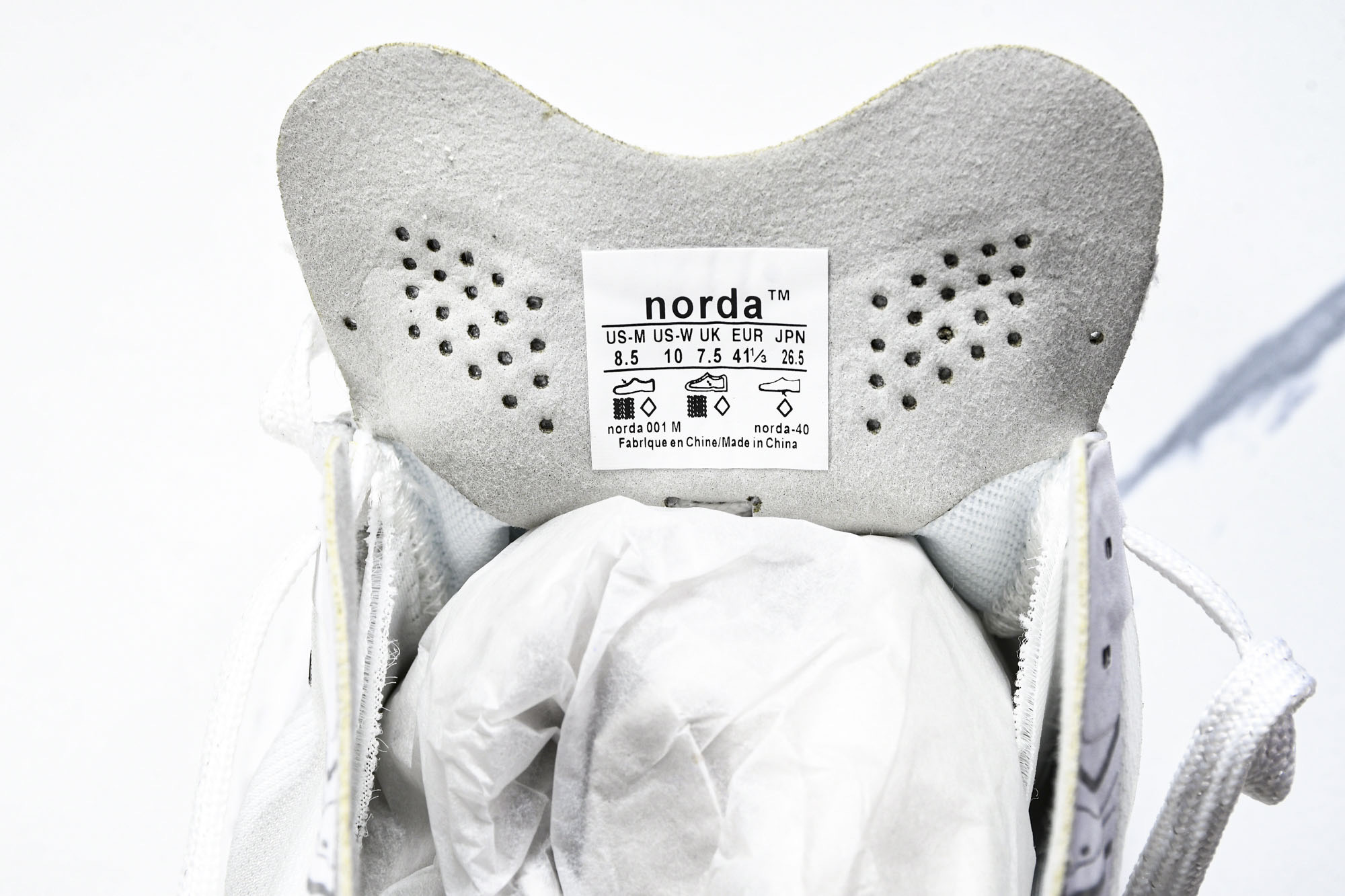 Norda 001 Sneaker in Stealth Black 男子灰黑色 全地形 越野 户外登