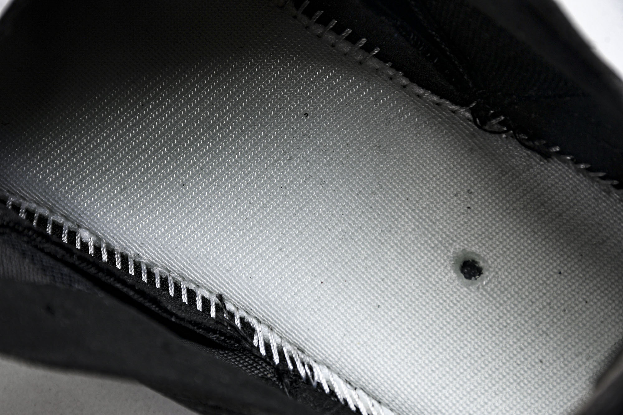 Norda 001 Sneaker in Stealth Black 男子灰黑色 全地形 越野 户外登