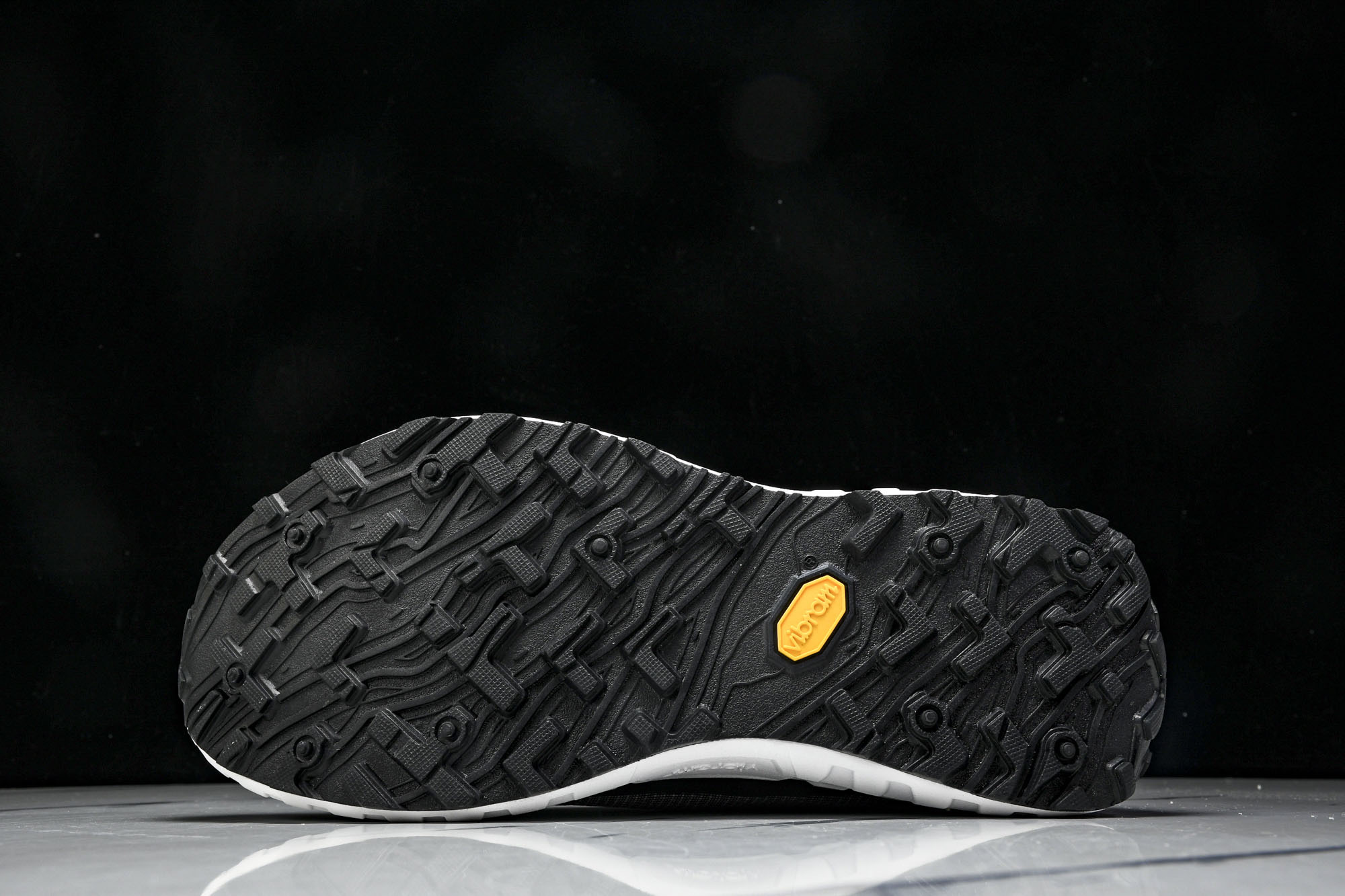 Norda 001 Sneaker in Stealth Black 男子灰黑色 全地形 越野 户外登