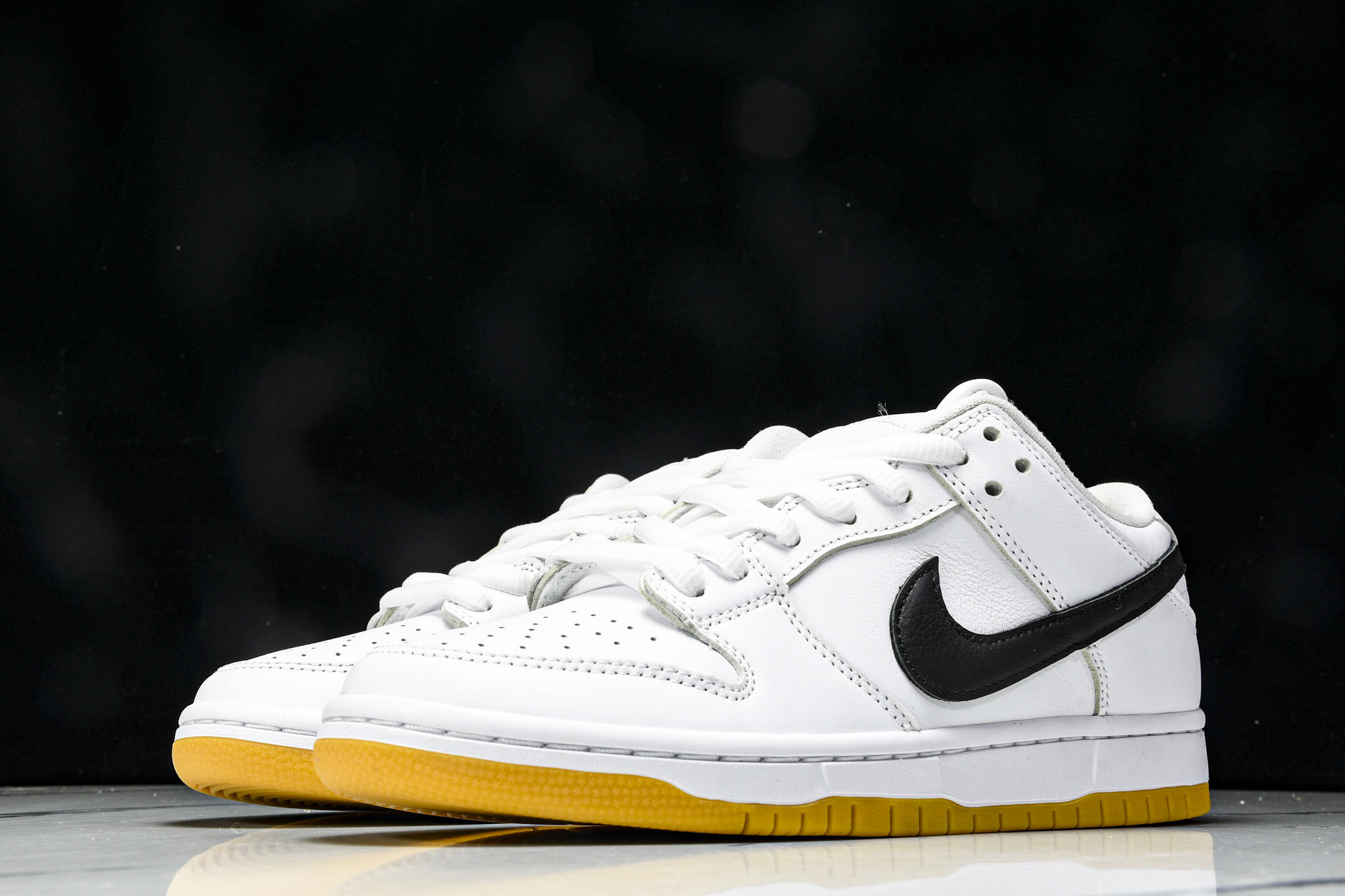 Dunk 尺码40-47.5

纯原版出品-SB Dunk Low Pro White Gum 白生胶 