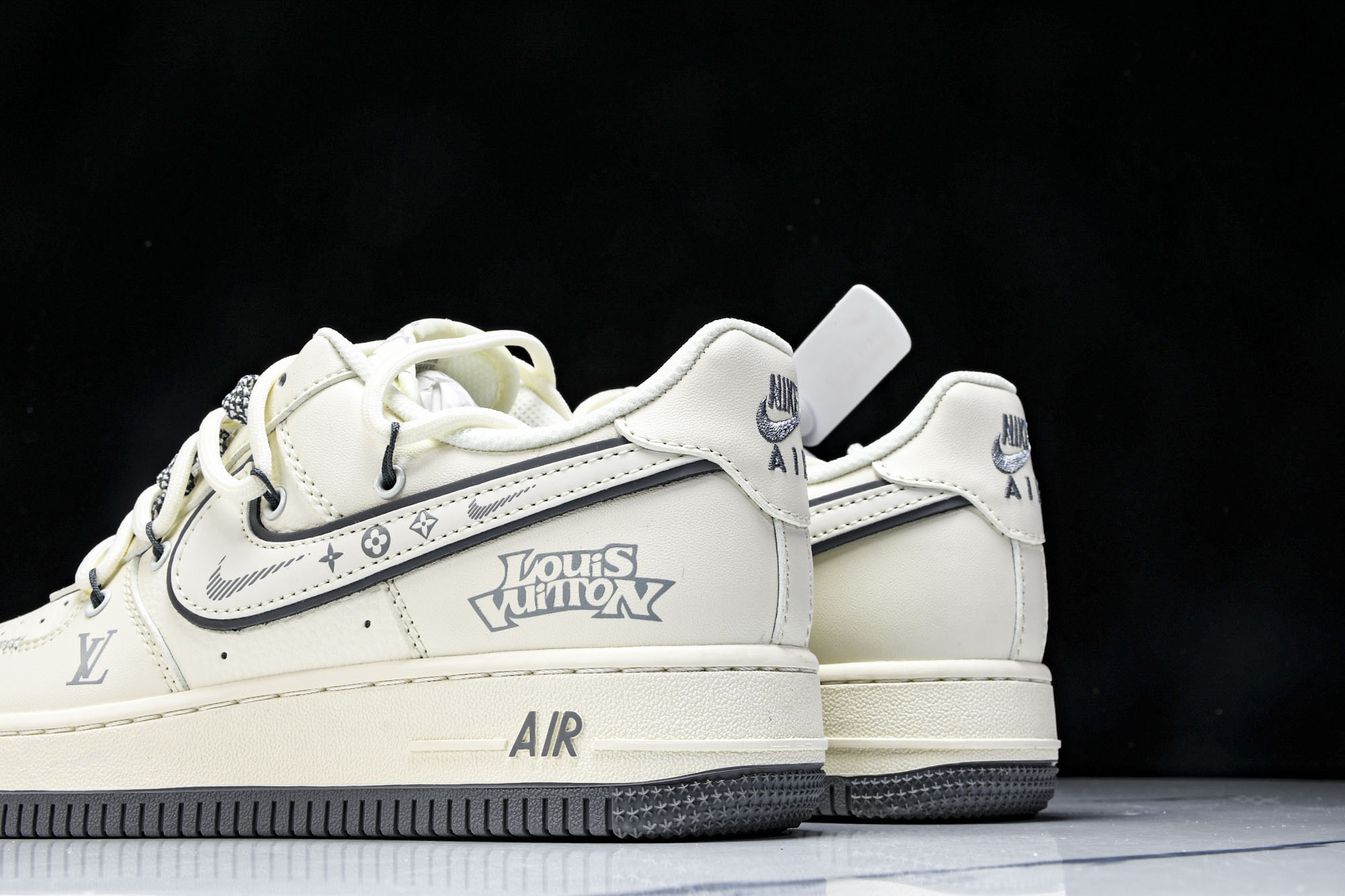 
Nike Air Force 1'07 Low LV联名 米灰底抽绳 空军一号低帮休闲板鞋 DM686