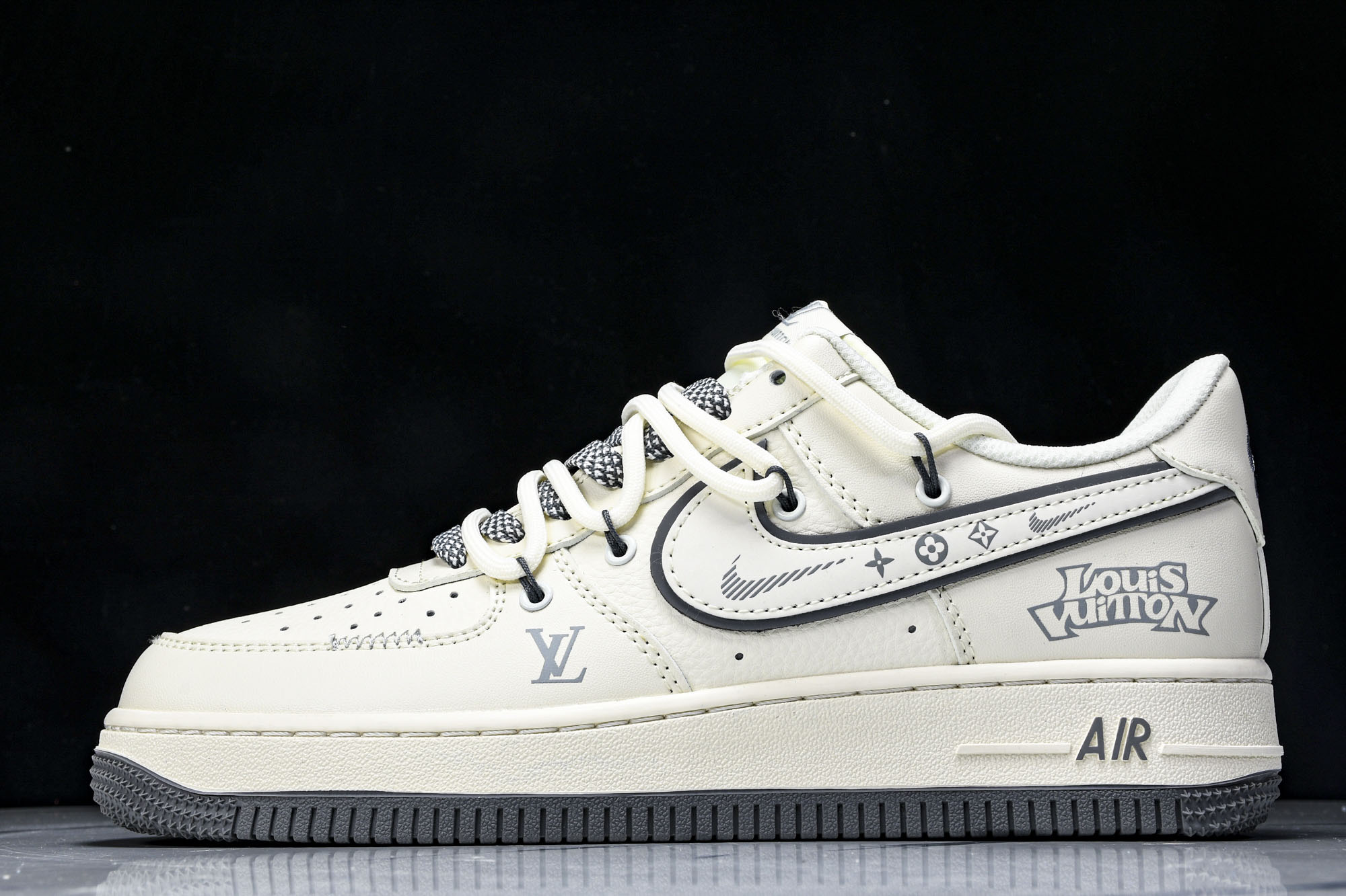 
Nike Air Force 1'07 Low LV联名 米灰底抽绳 空军一号低帮休闲板鞋 DM686