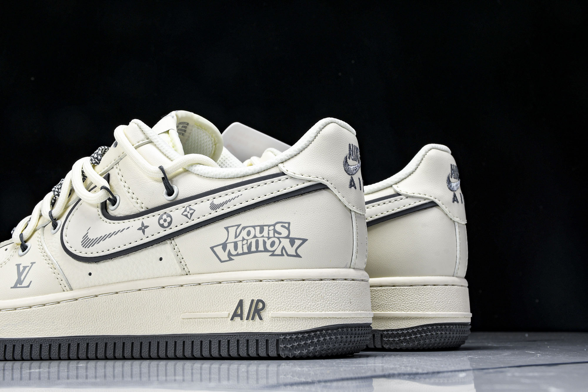 
Nike Air Force 1'07 Low LV联名 米灰底抽绳 空军一号低帮休闲板鞋 DM686