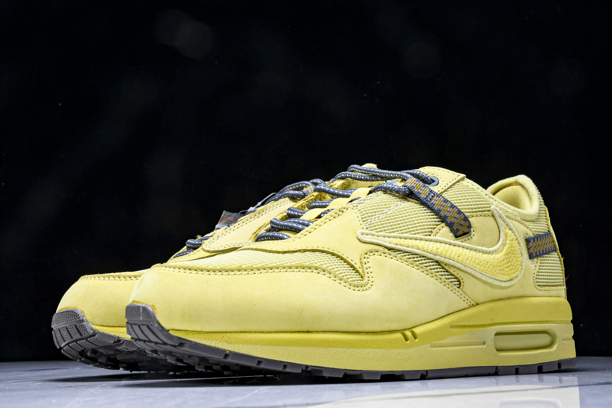 
Travish Scott x NK Air Max 1“土星金”复古休闲跑步鞋 小麦色 倒钩DO93