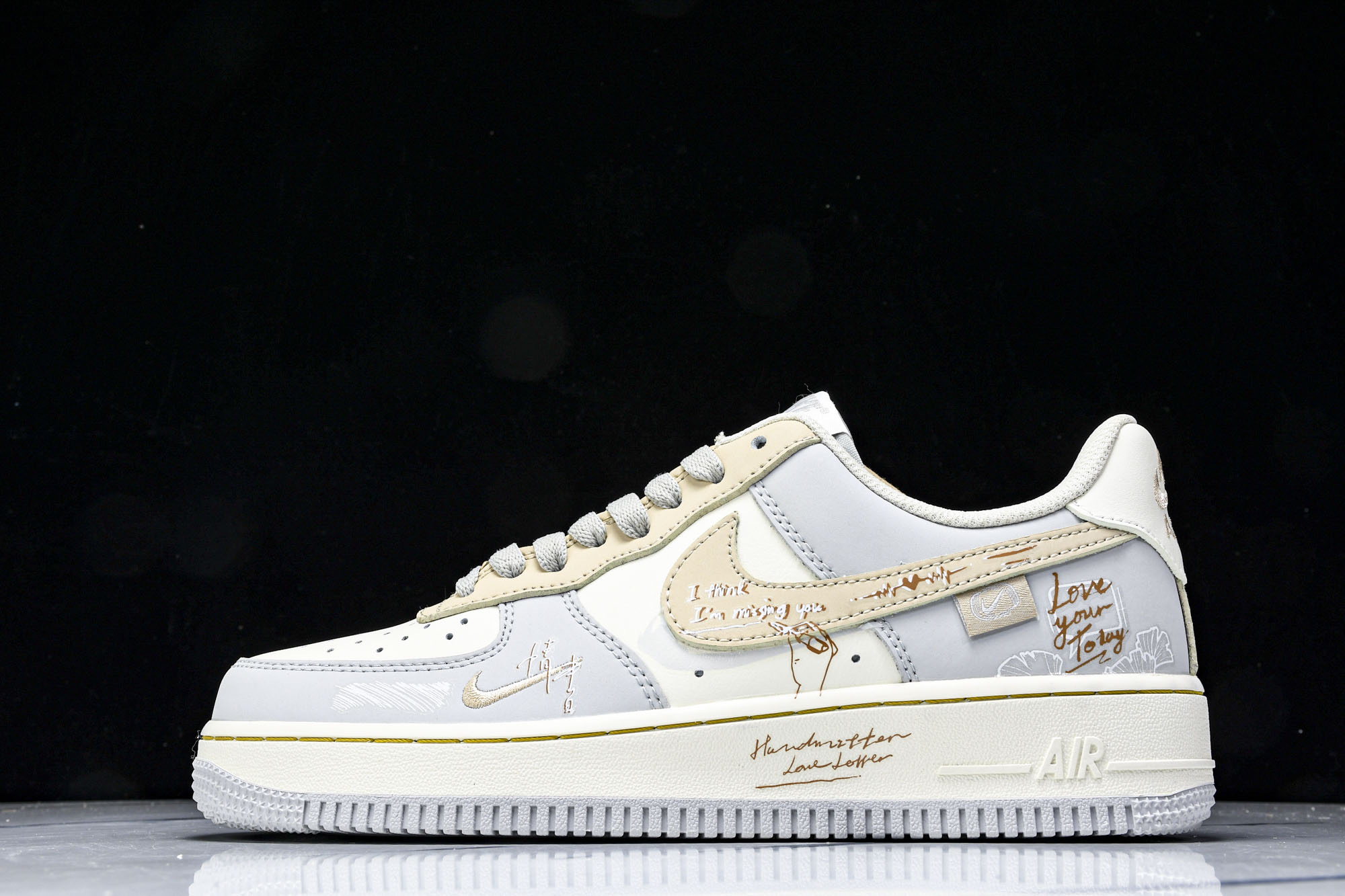 
Nike Air Force 1'07 Low Love Letter 手写情书 空军一号低帮休闲板鞋