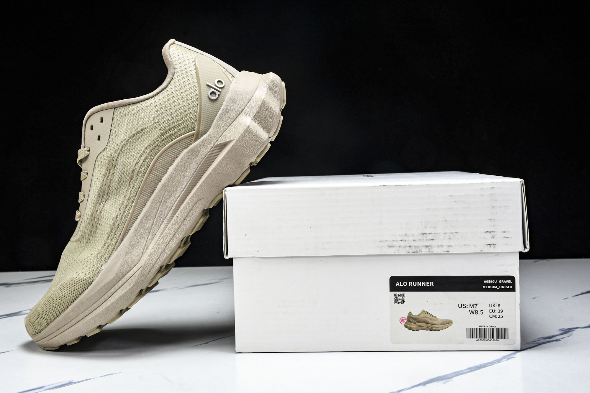 
Alo Yoga Runner Low Sneaker 恢复模式系列低帮复古休闲运动滑板板鞋 A059