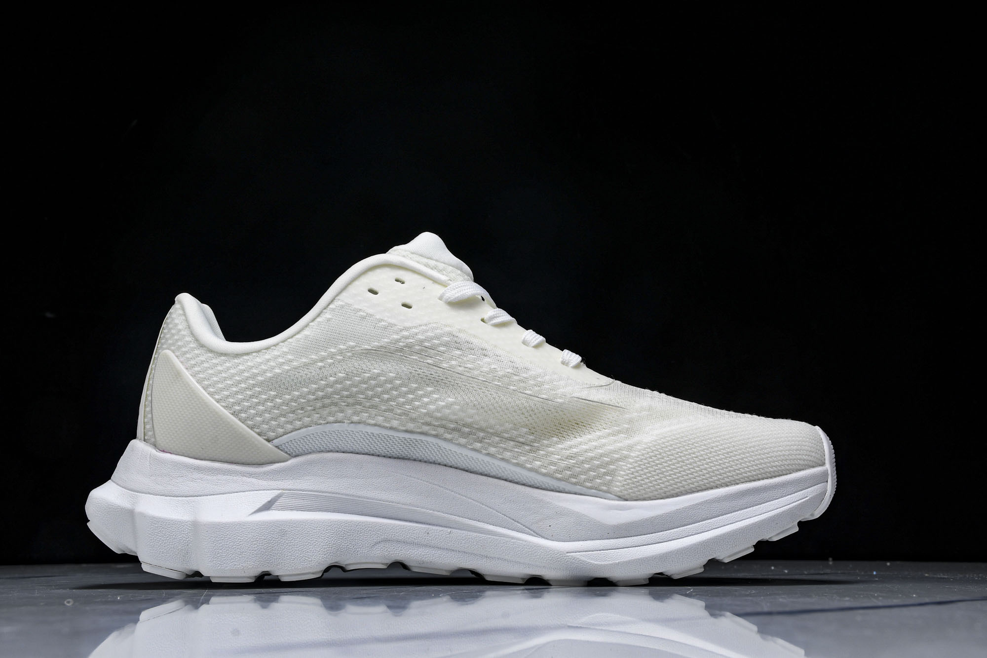 
Alo Yoga Runner Low Sneaker 恢复模式系列低帮复古休闲运动滑板板鞋 A059