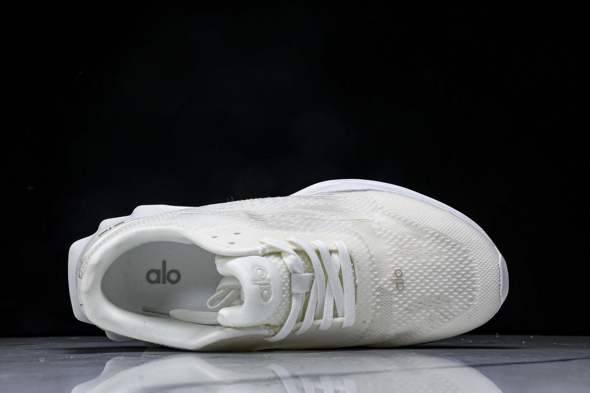 
Alo Yoga Runner Low Sneaker 恢复模式系列低帮复古休闲运动滑板板鞋 A059