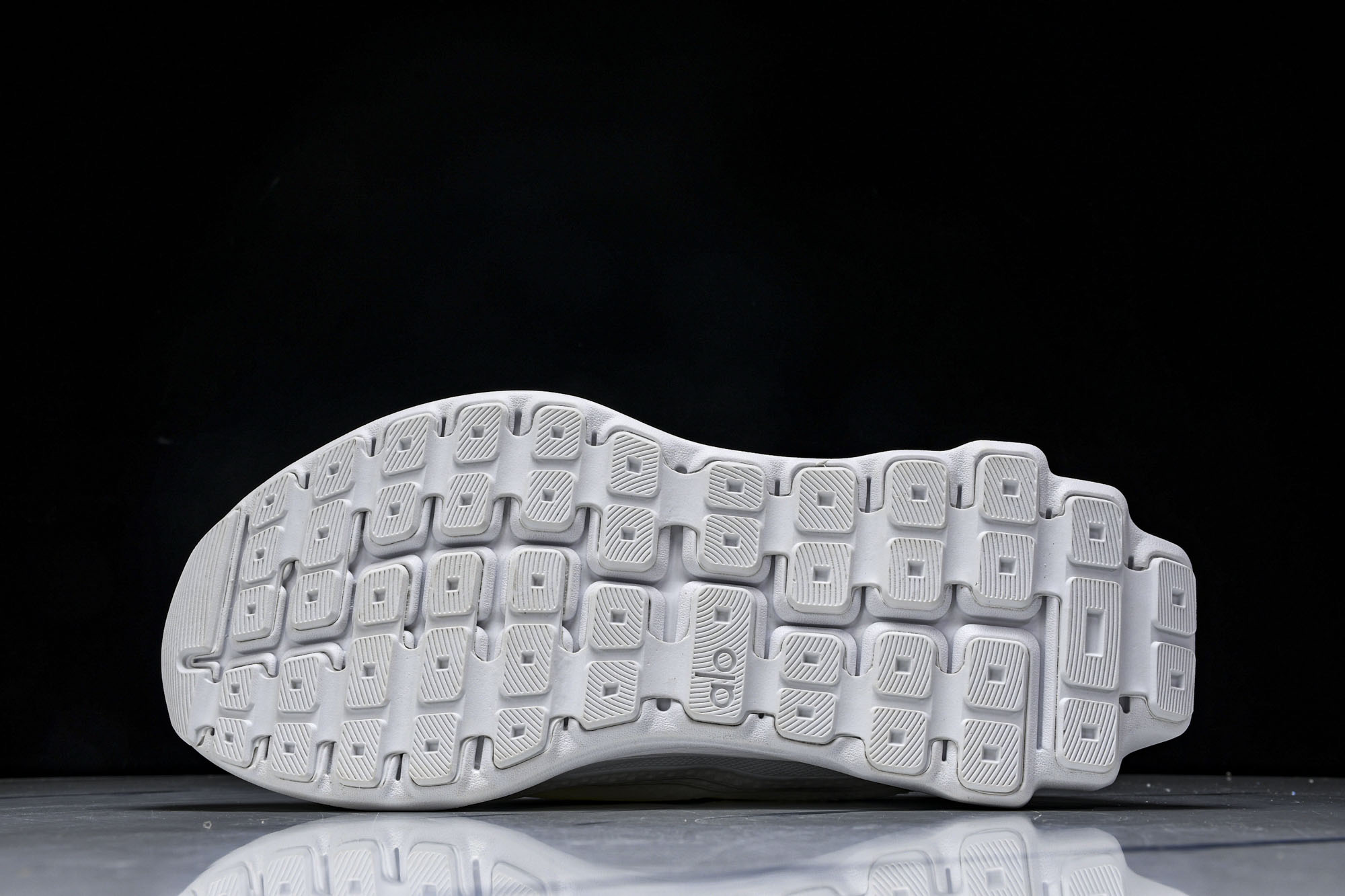 
Alo Yoga Runner Low Sneaker 恢复模式系列低帮复古休闲运动滑板板鞋 A059