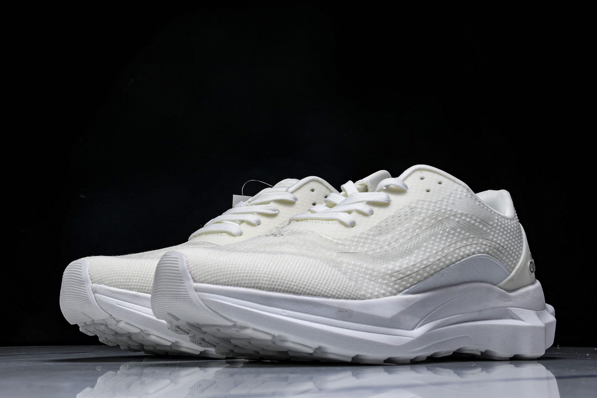 
Alo Yoga Runner Low Sneaker 恢复模式系列低帮复古休闲运动滑板板鞋 A059