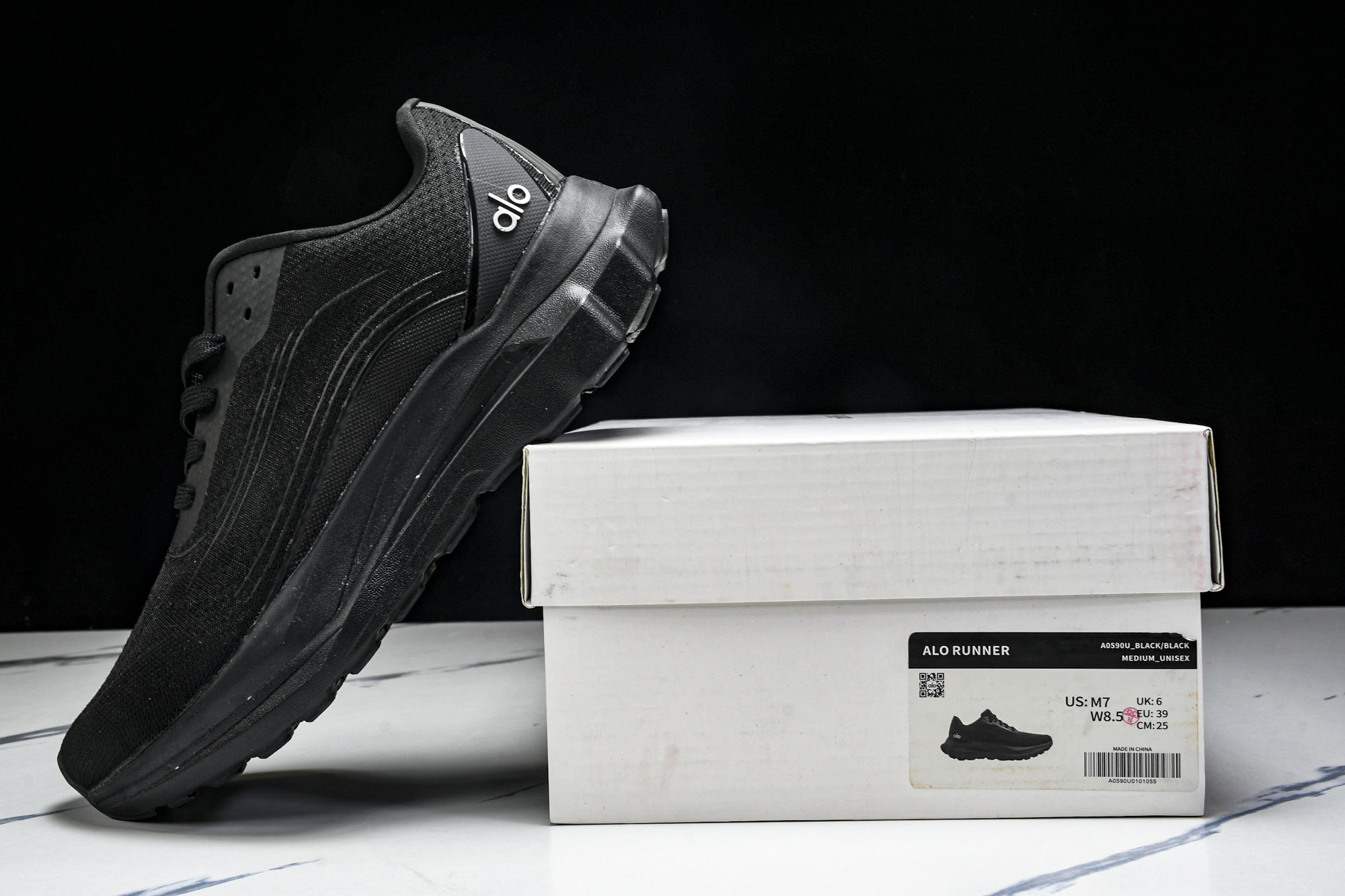 
Alo Yoga Runner Low Sneaker 恢复模式系列低帮复古休闲运动滑板板鞋 A059