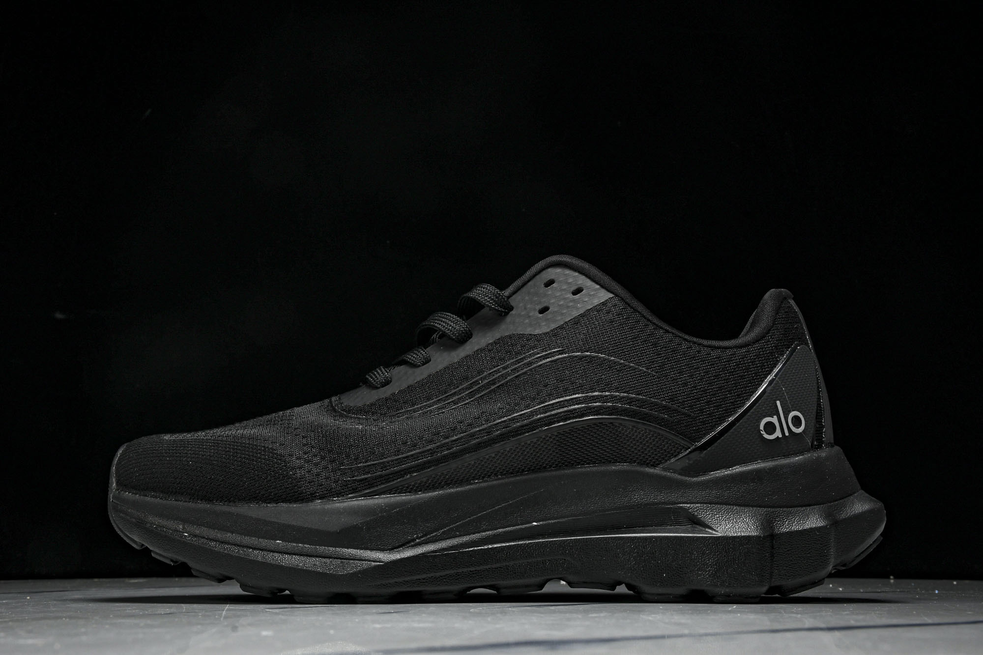 
Alo Yoga Runner Low Sneaker 恢复模式系列低帮复古休闲运动滑板板鞋 A059