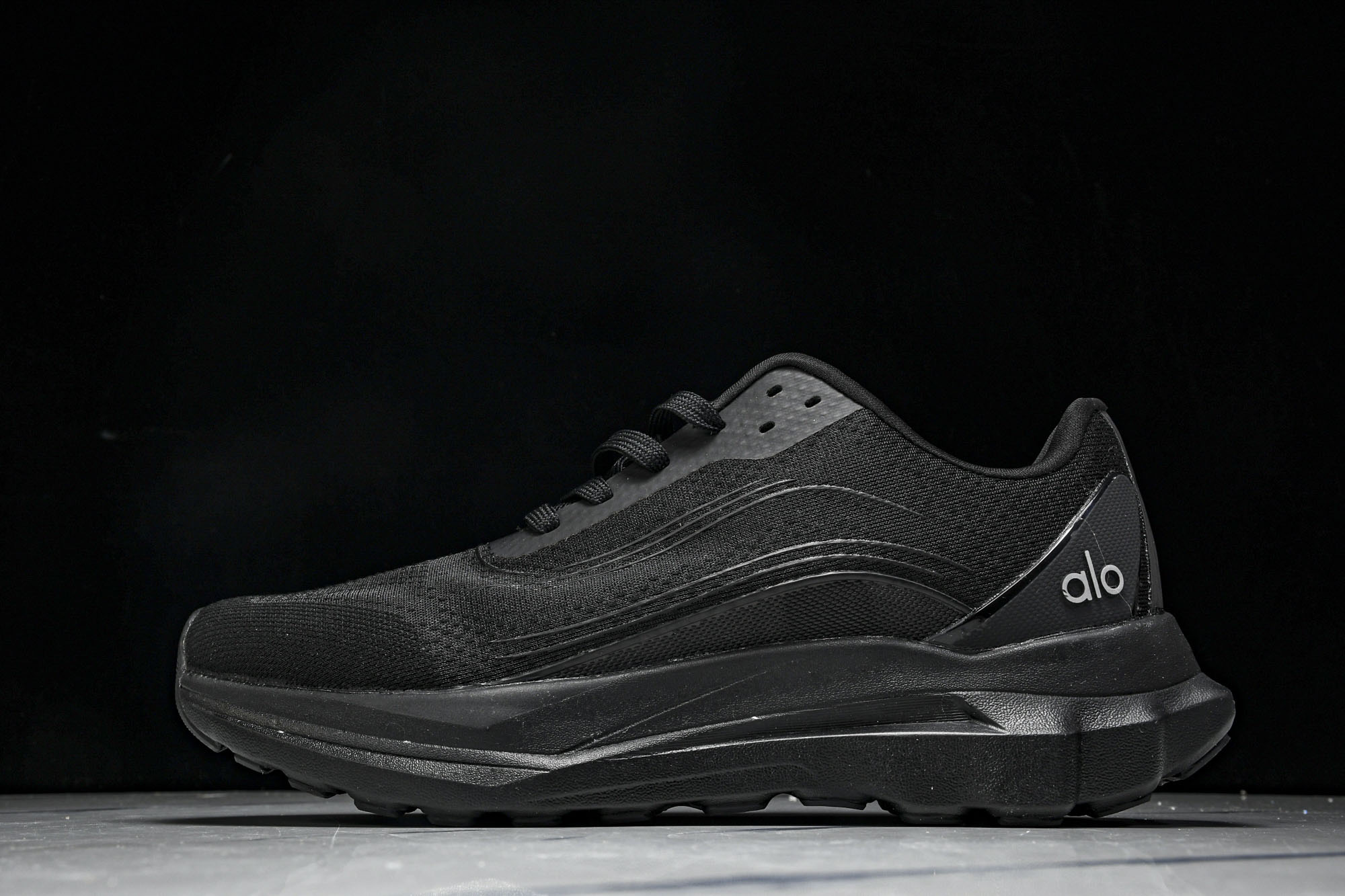 
Alo Yoga Runner Low Sneaker 恢复模式系列低帮复古休闲运动滑板板鞋 A059