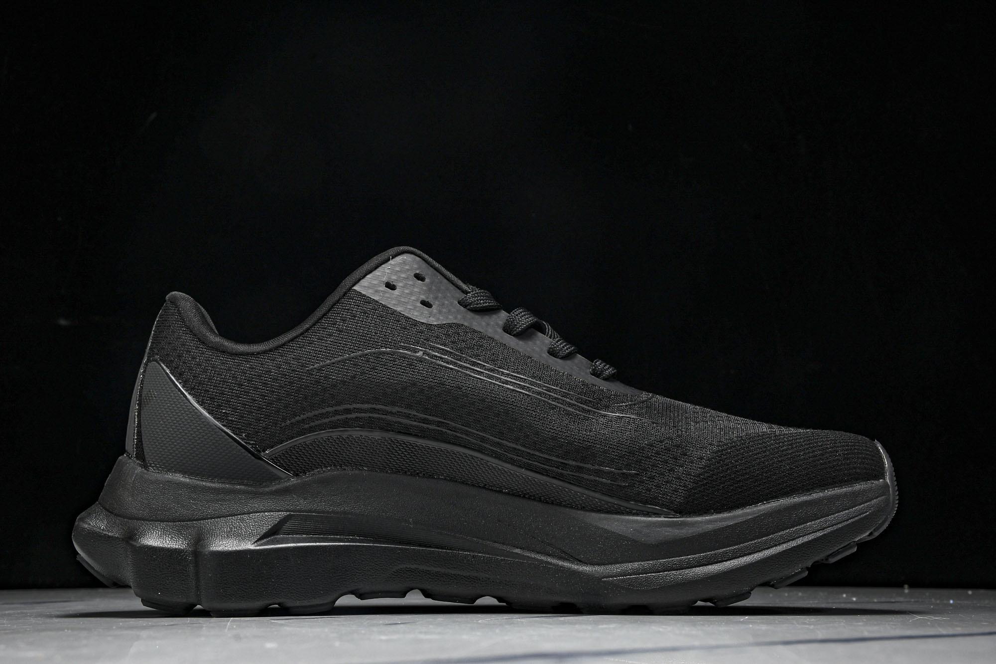 
Alo Yoga Runner Low Sneaker 恢复模式系列低帮复古休闲运动滑板板鞋 A059