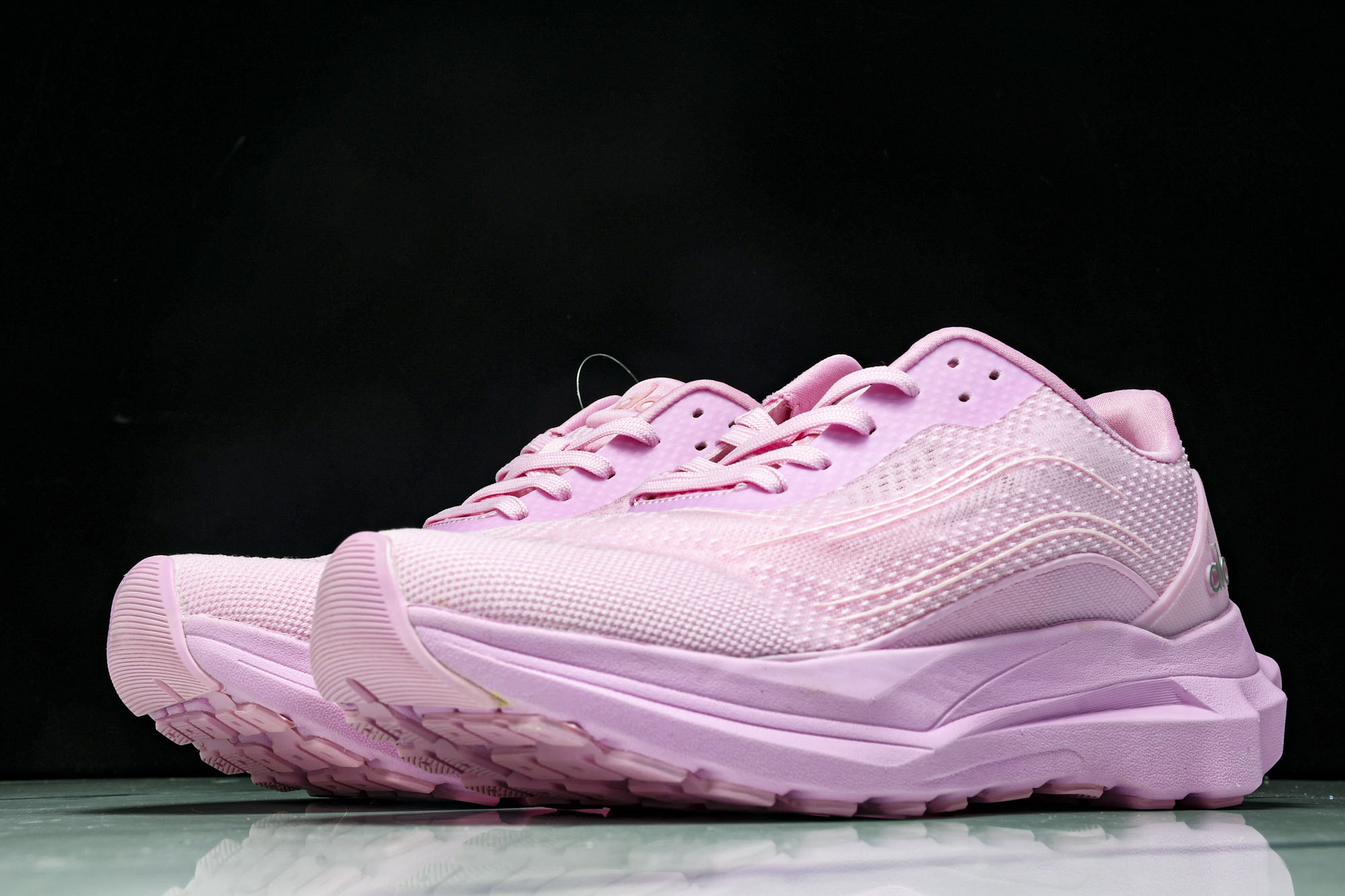 
Alo Yoga Runner Low Sneaker 恢复模式系列低帮复古休闲运动滑板板鞋 A059