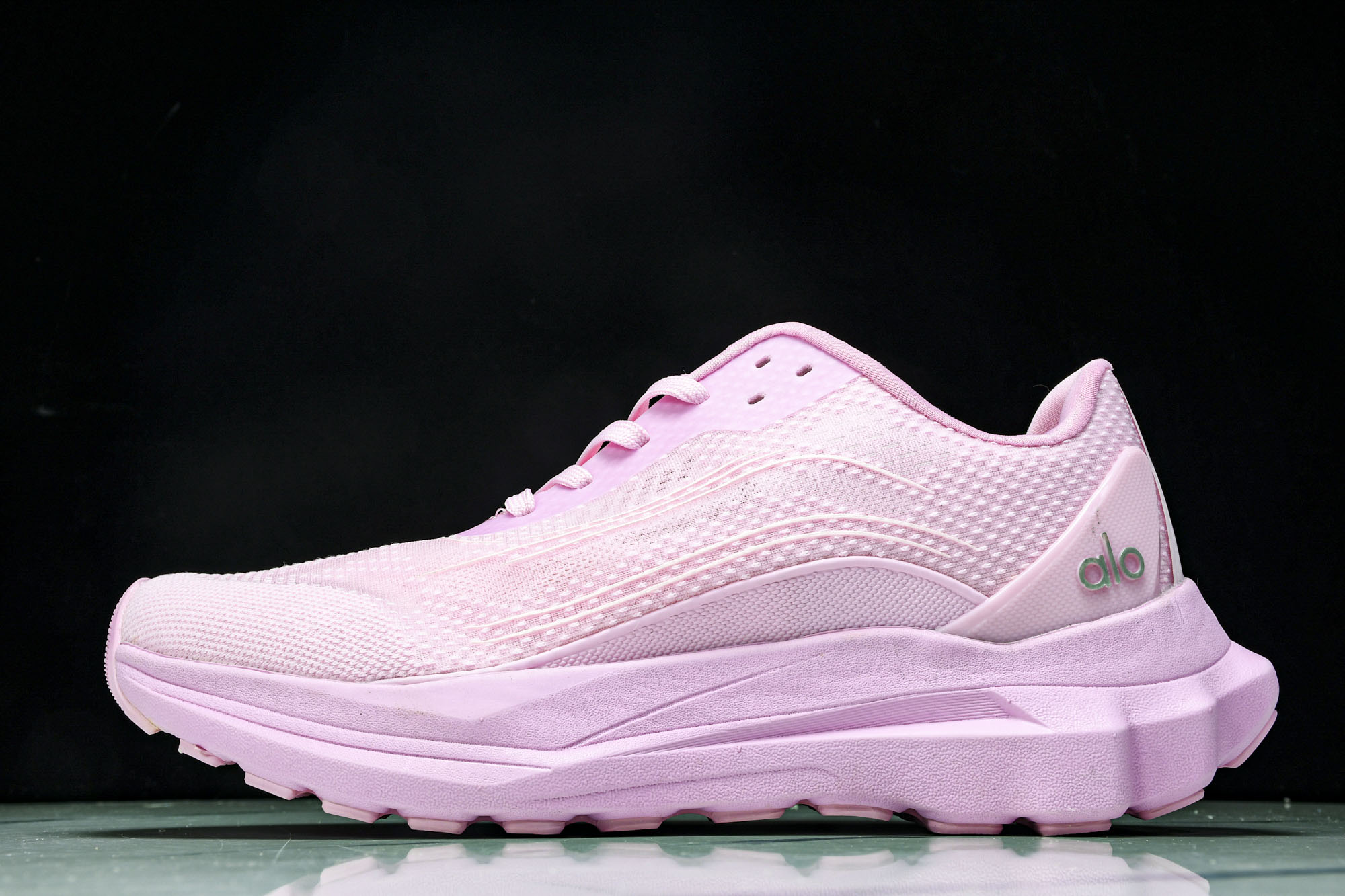
Alo Yoga Runner Low Sneaker 恢复模式系列低帮复古休闲运动滑板板鞋 A059