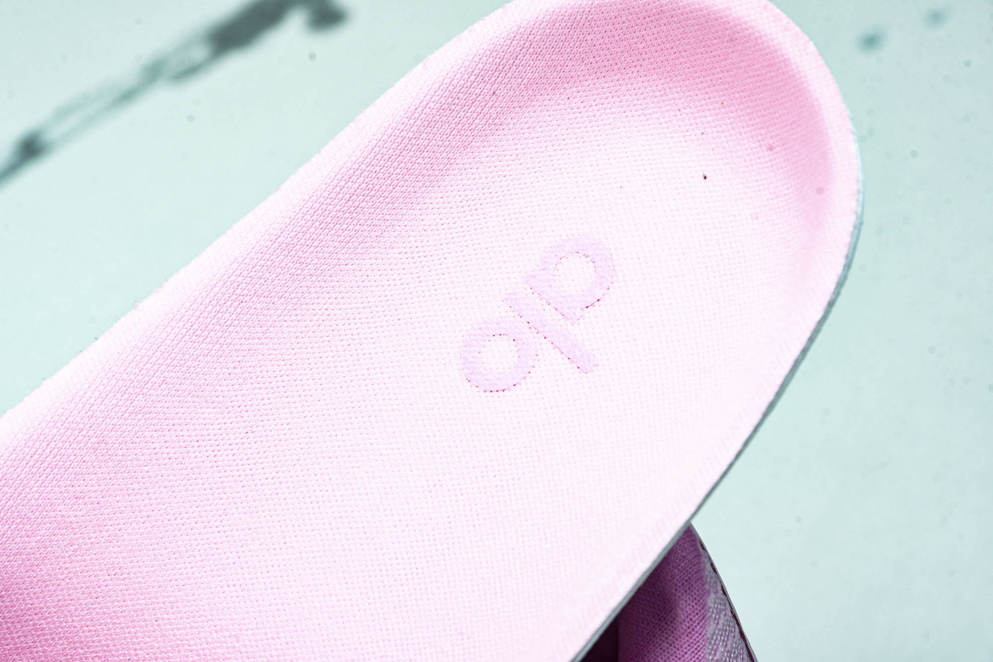 
Alo Yoga Runner Low Sneaker 恢复模式系列低帮复古休闲运动滑板板鞋 A059