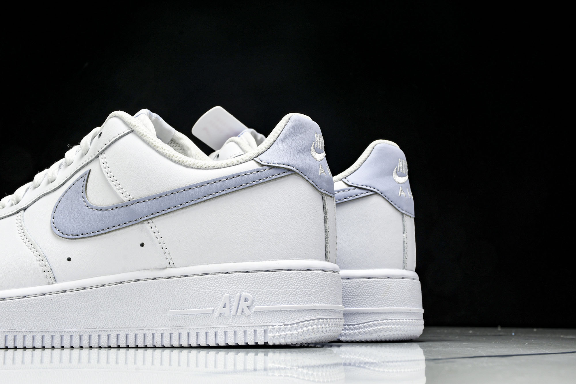 
Nike Air Force 1'07 Low 空军一号低帮休闲板鞋 FJ4146-117
36 36