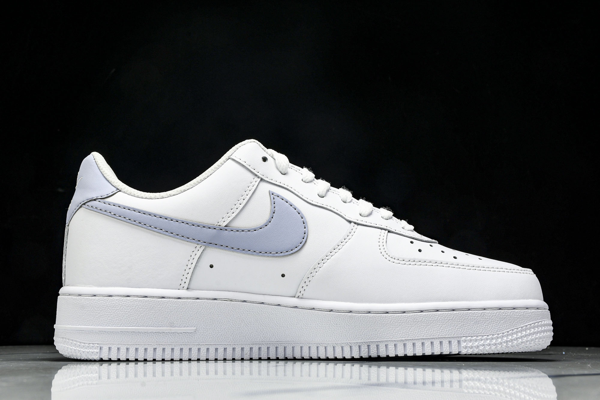 
Nike Air Force 1'07 Low 空军一号低帮休闲板鞋 FJ4146-117
36 36