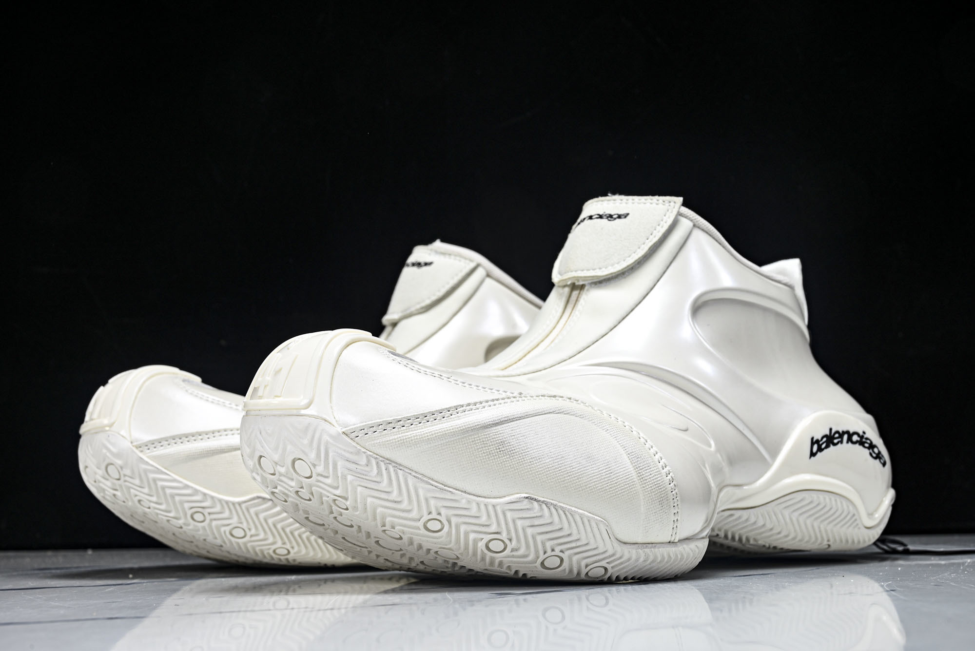 Balenciaga巴黎世家篮球鞋男士缓震支撑贴合防滑银色 WBKBM900039 40 41 42 4