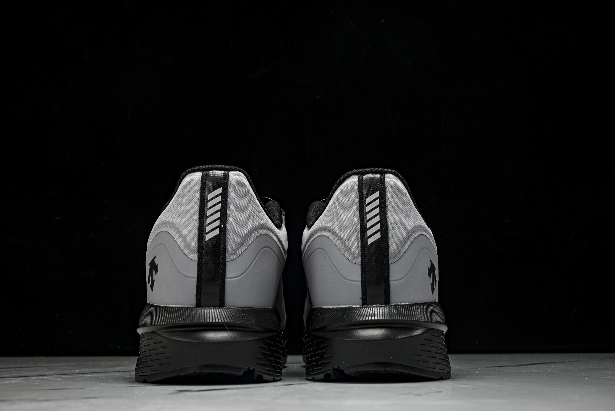 迪桑特DESCENTE RUNNING DFLUID流体鞋缓震BOA防水回弹支撑跑步鞋D4431RRN3