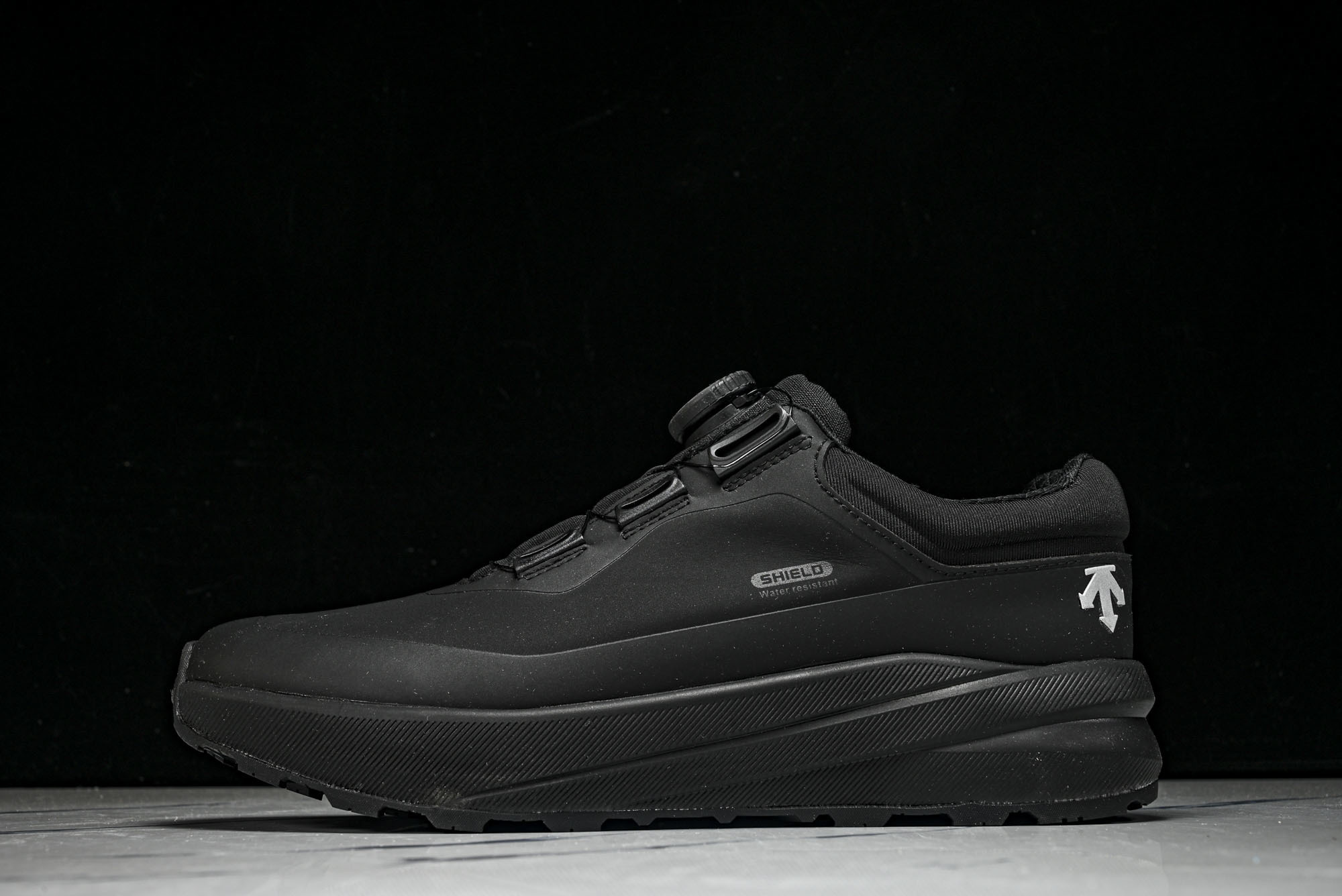 迪桑特DESCENTE RUNNING DFLUID流体鞋缓震BOA防水回弹支撑跑步鞋D4431LSN1